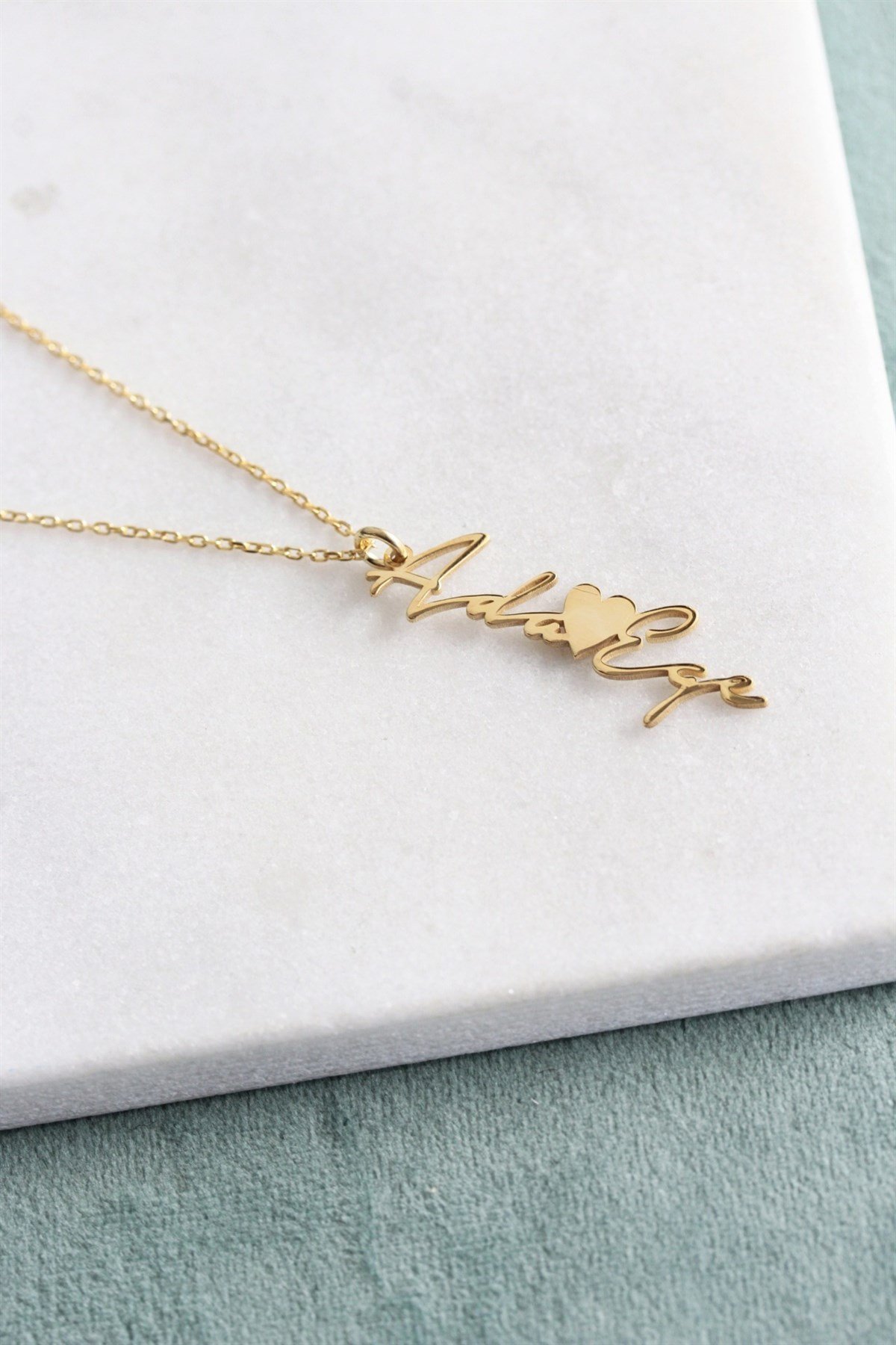 El Yazısı Kalp Kolye