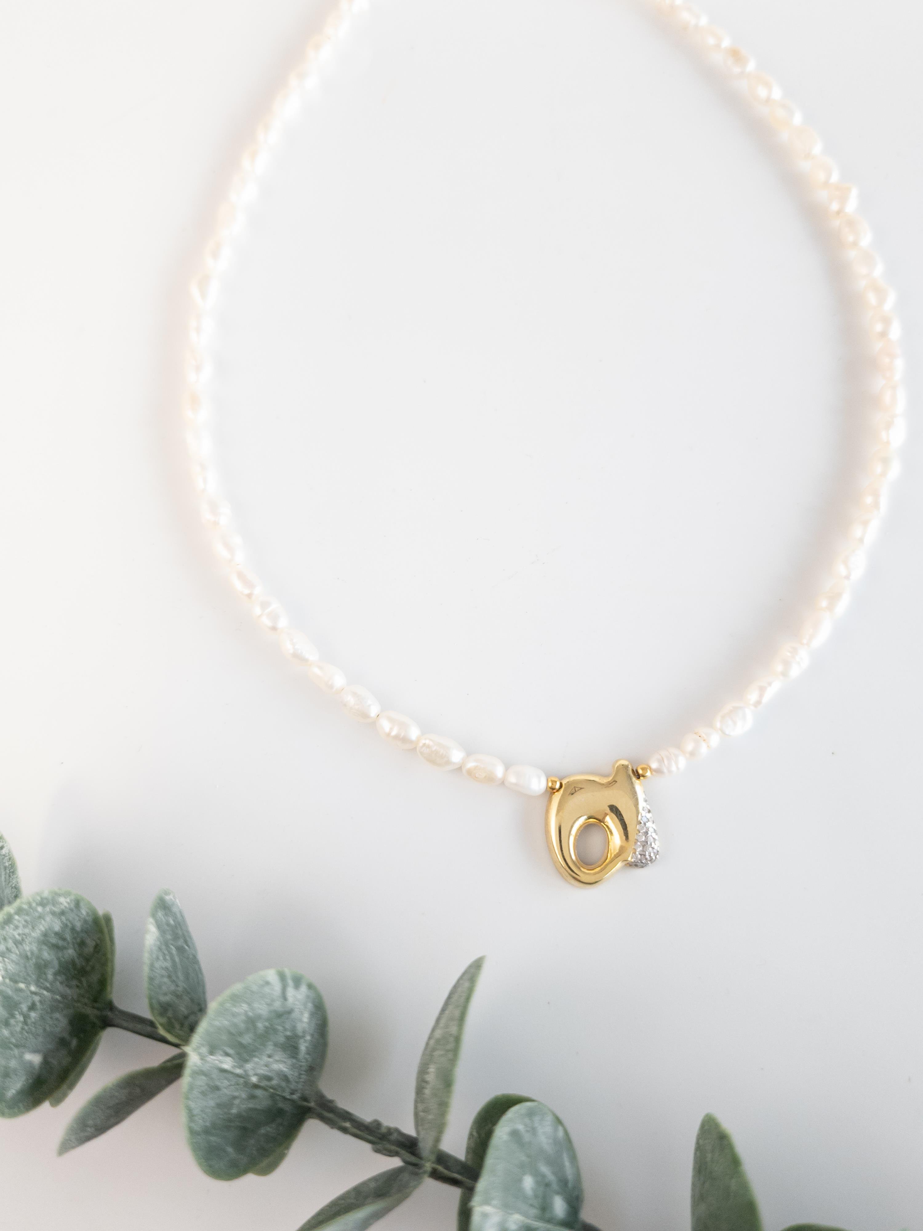 İnci Balon Harf Kolye