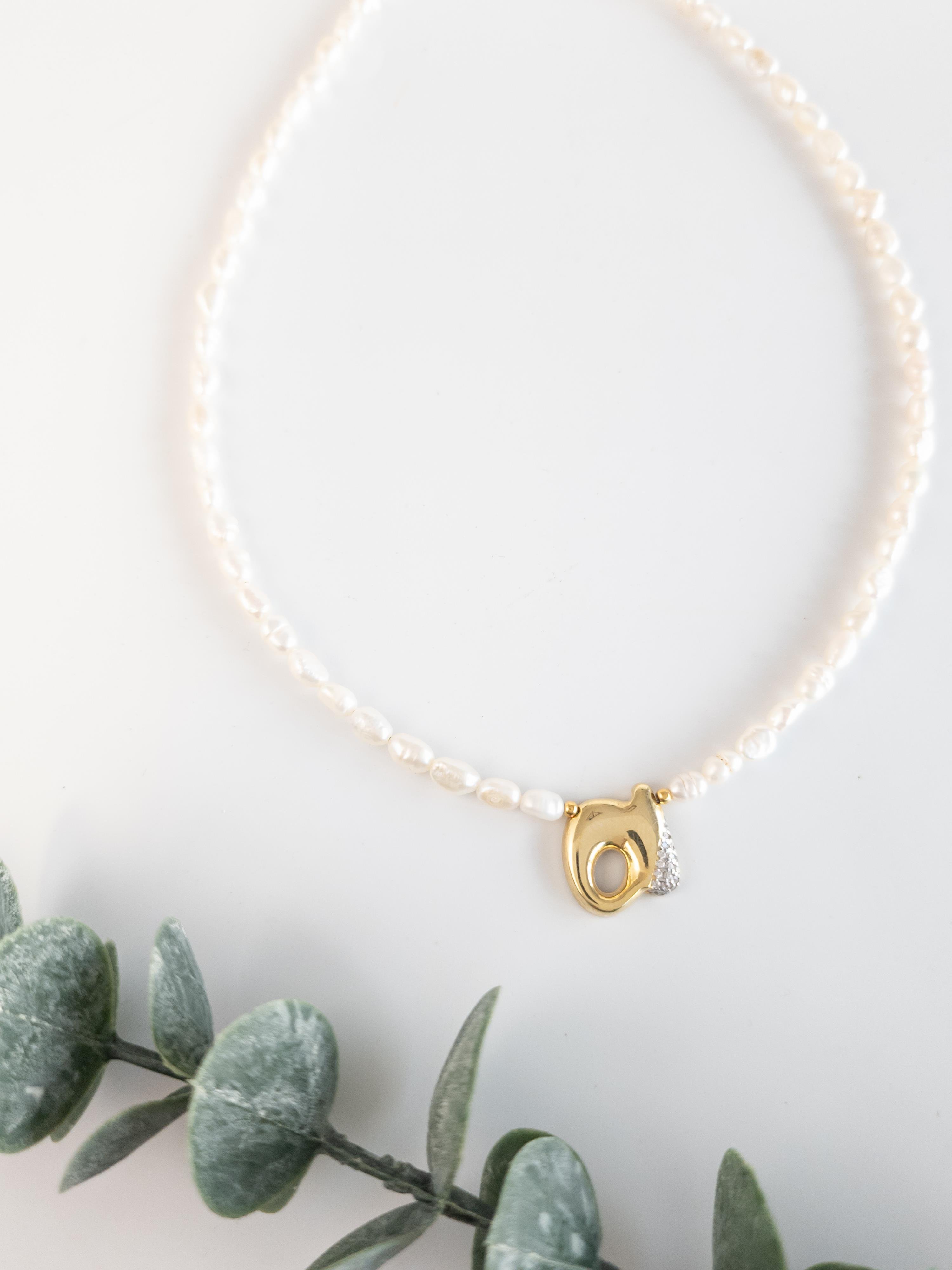 İnci Balon Harf Kolye