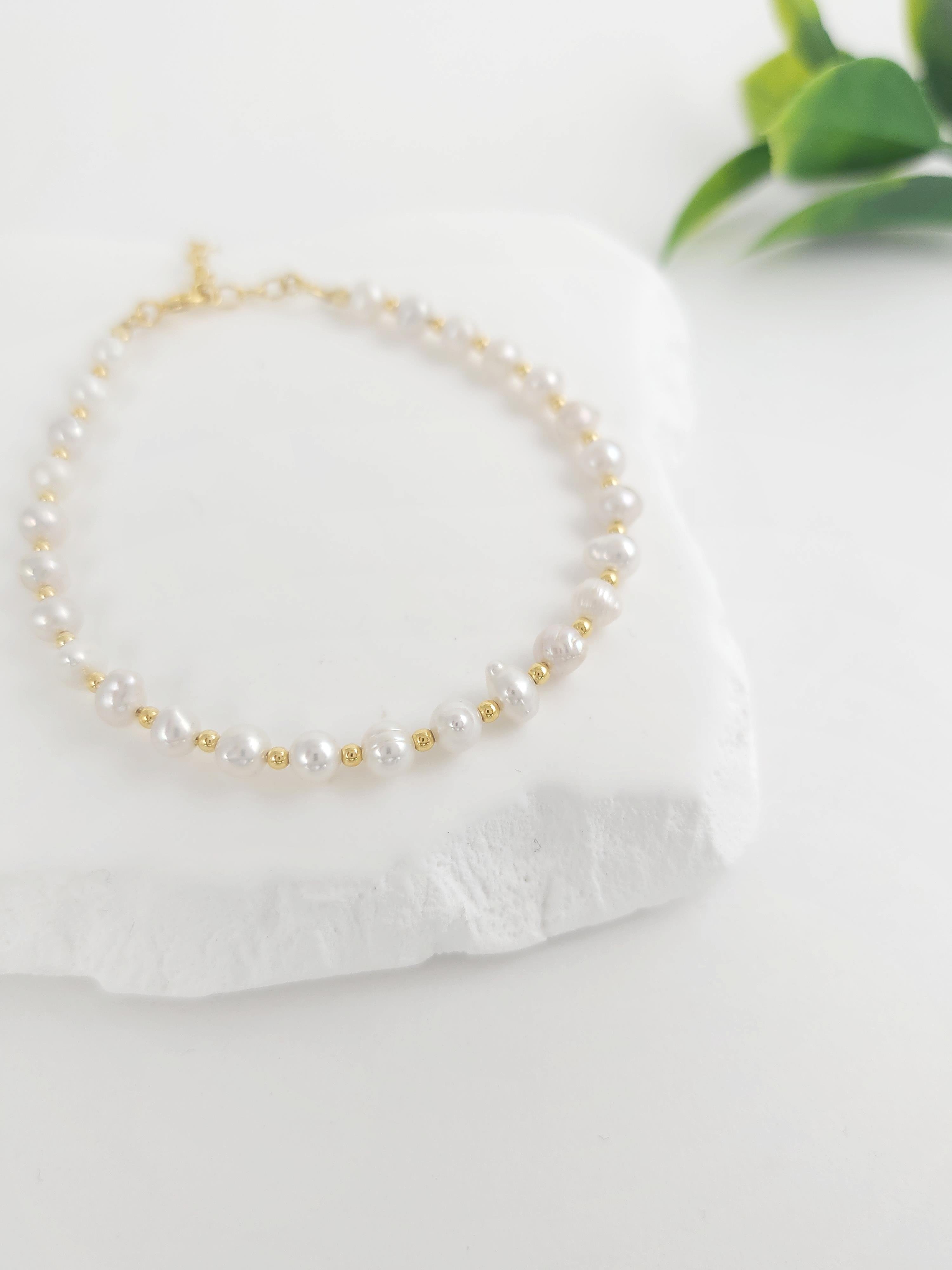 İnci Dorika Bileklik