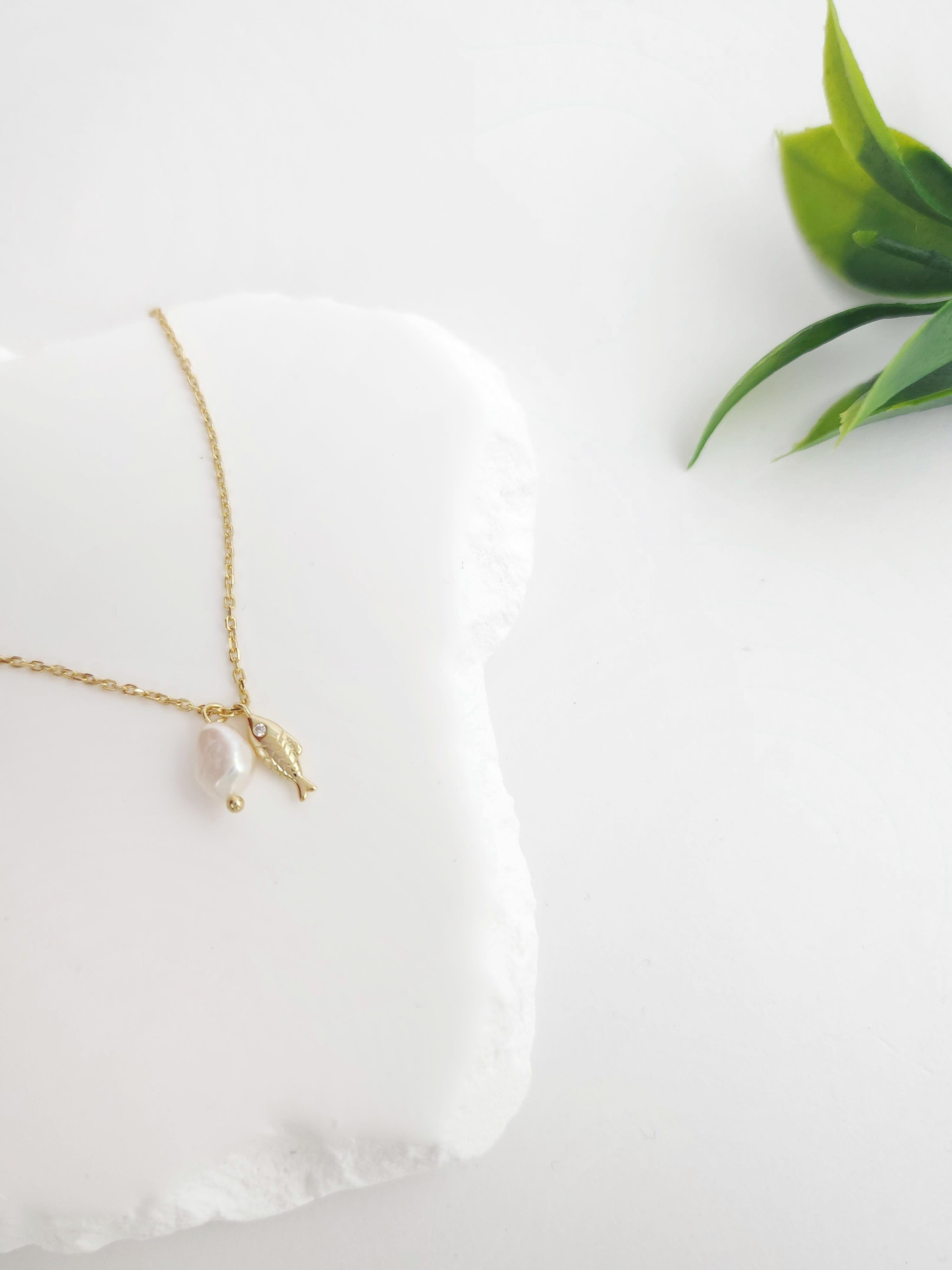 İnci Fish Kolye