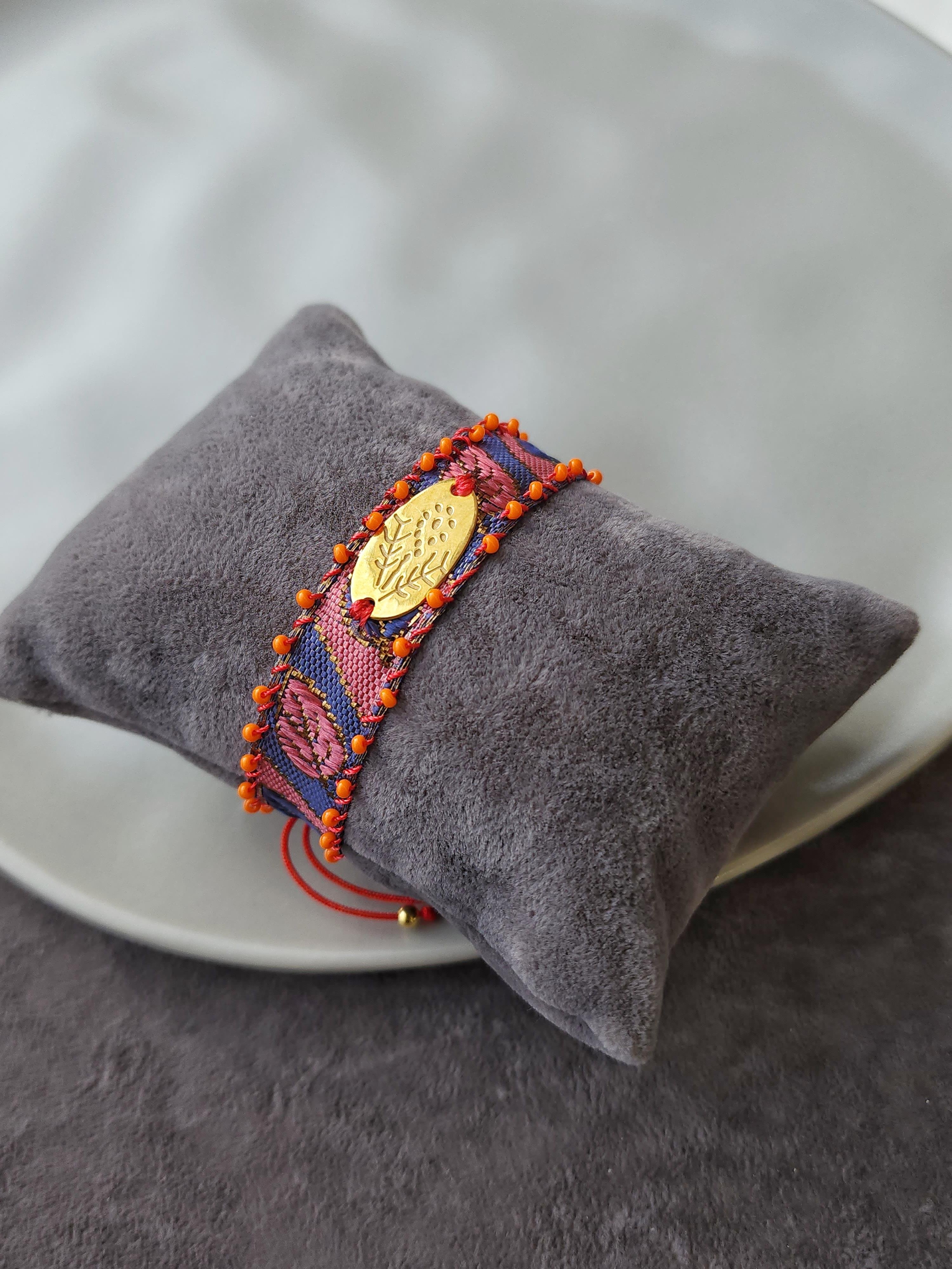 İpek Tasarım Bileklik ( Bileğinize Ayarlanabilir Ölçü )