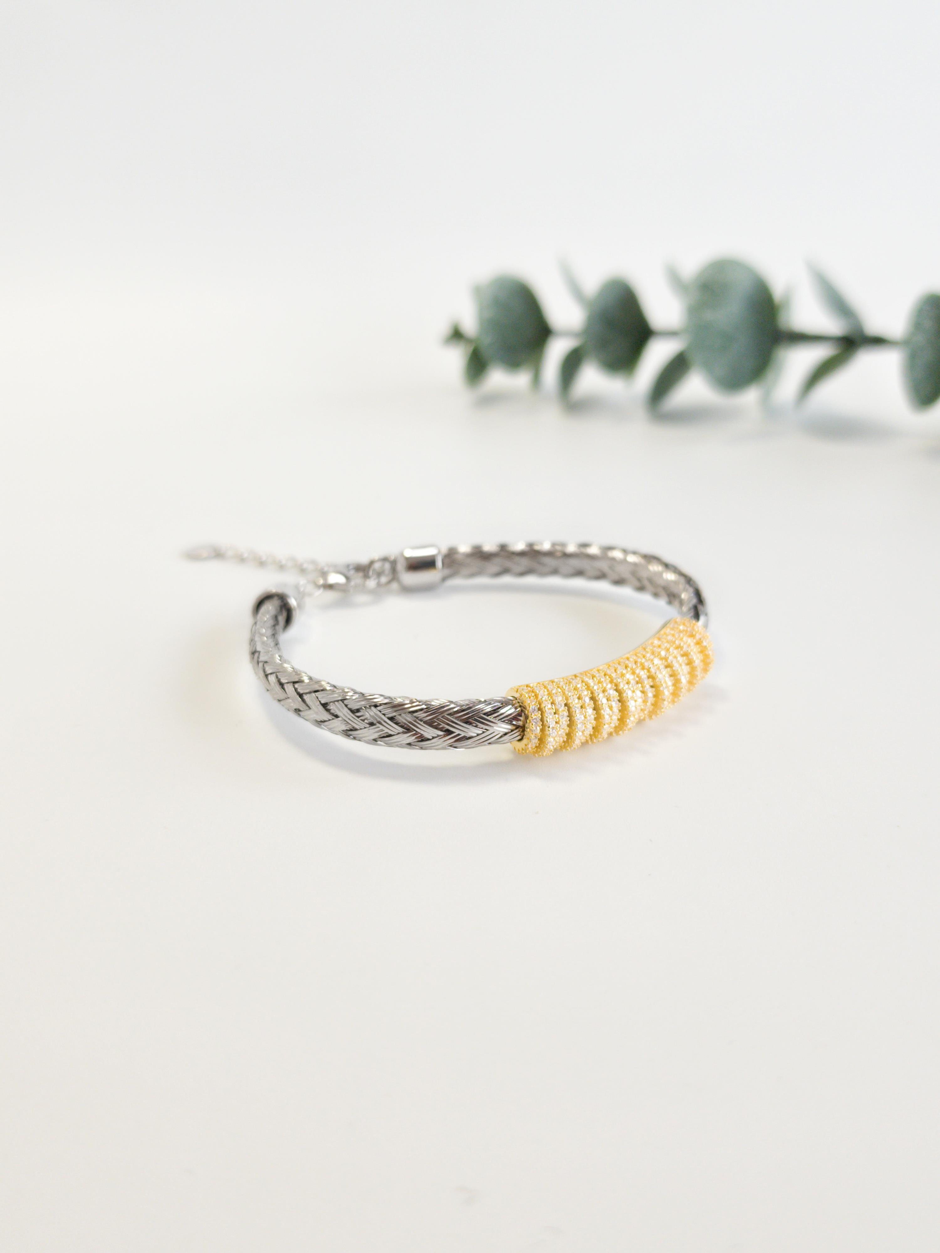 İtalyan Tasarım Örgü Bileklik