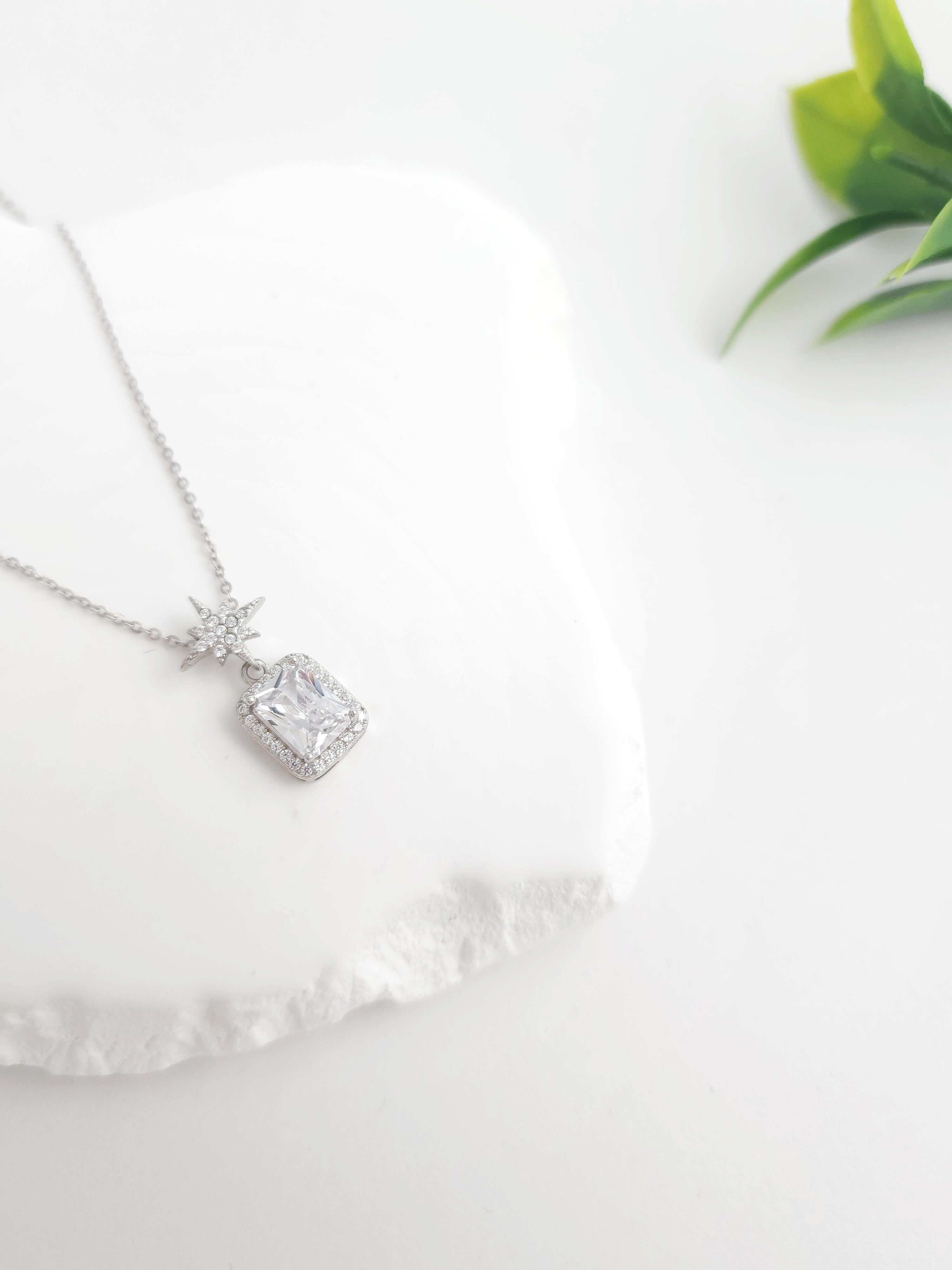 Kuzey Yıldızı Tektaş Kolye