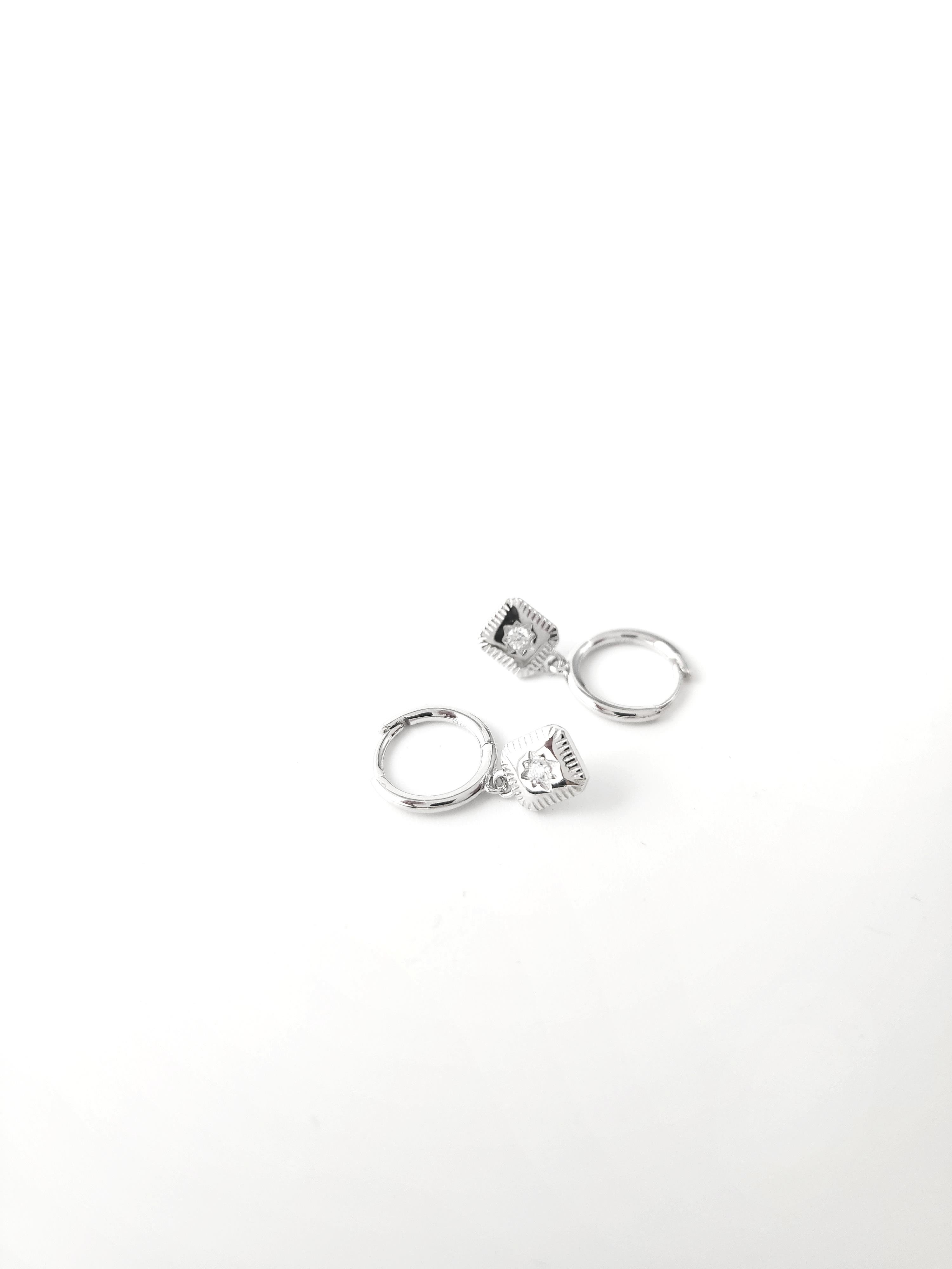 Minimal Zirkon Küpe