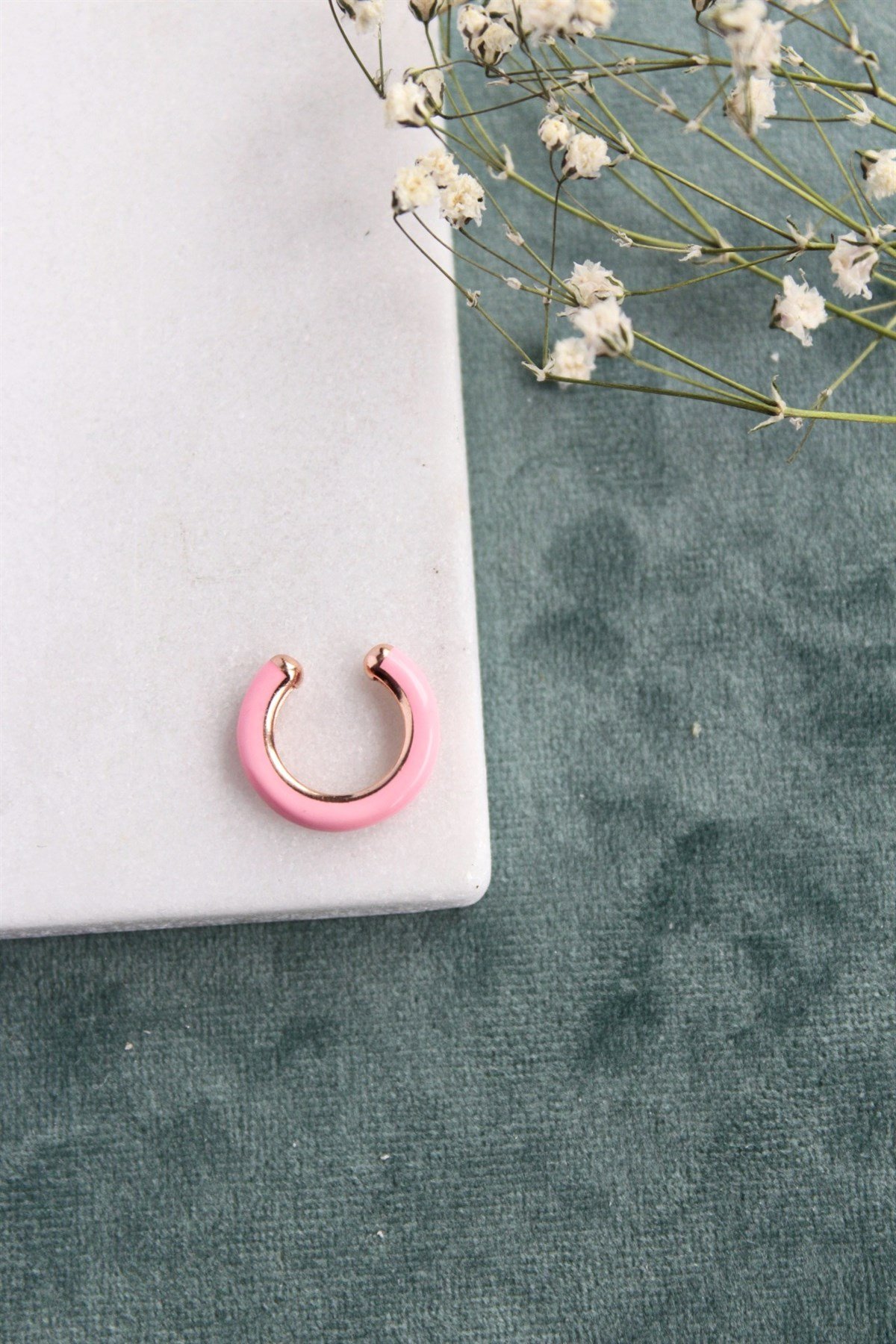 Neon Kıkırdak Küpe