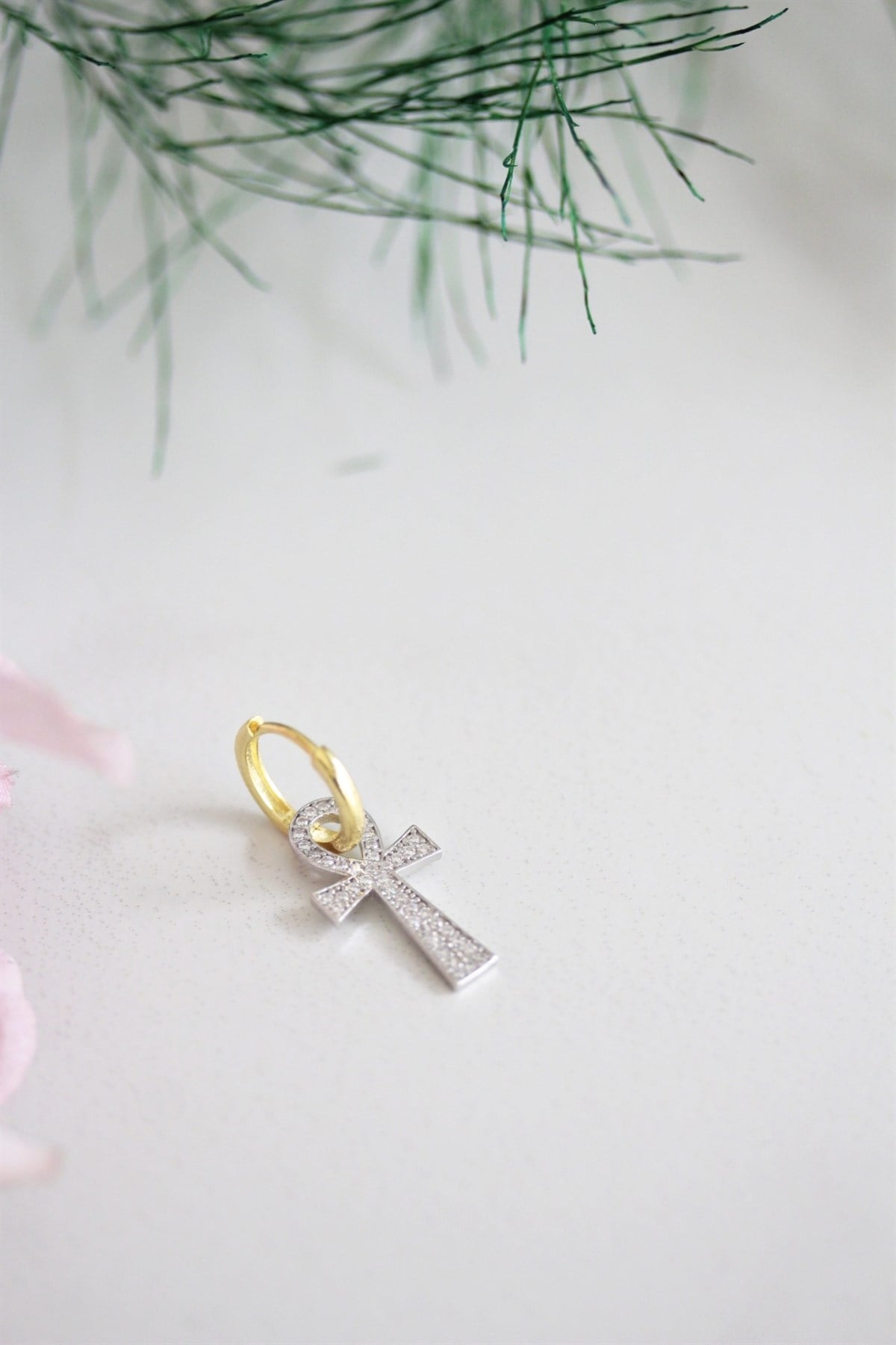 Nil'in Anahtaru Charm Küpe ( Tek )