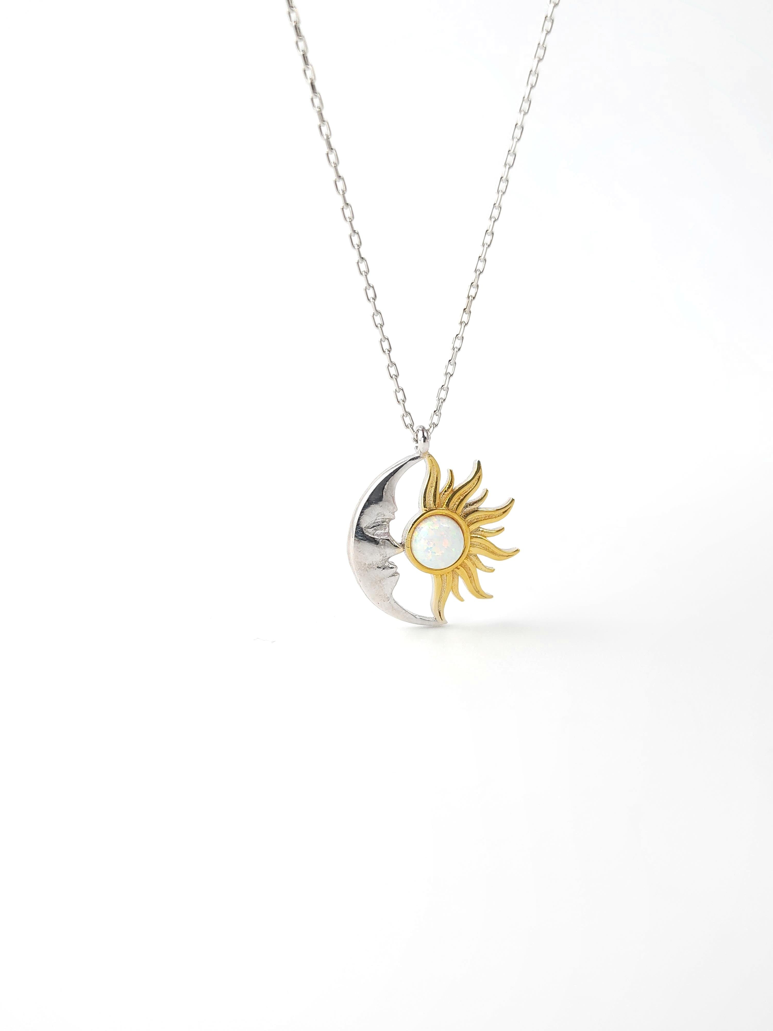 Opal Ay Kolye