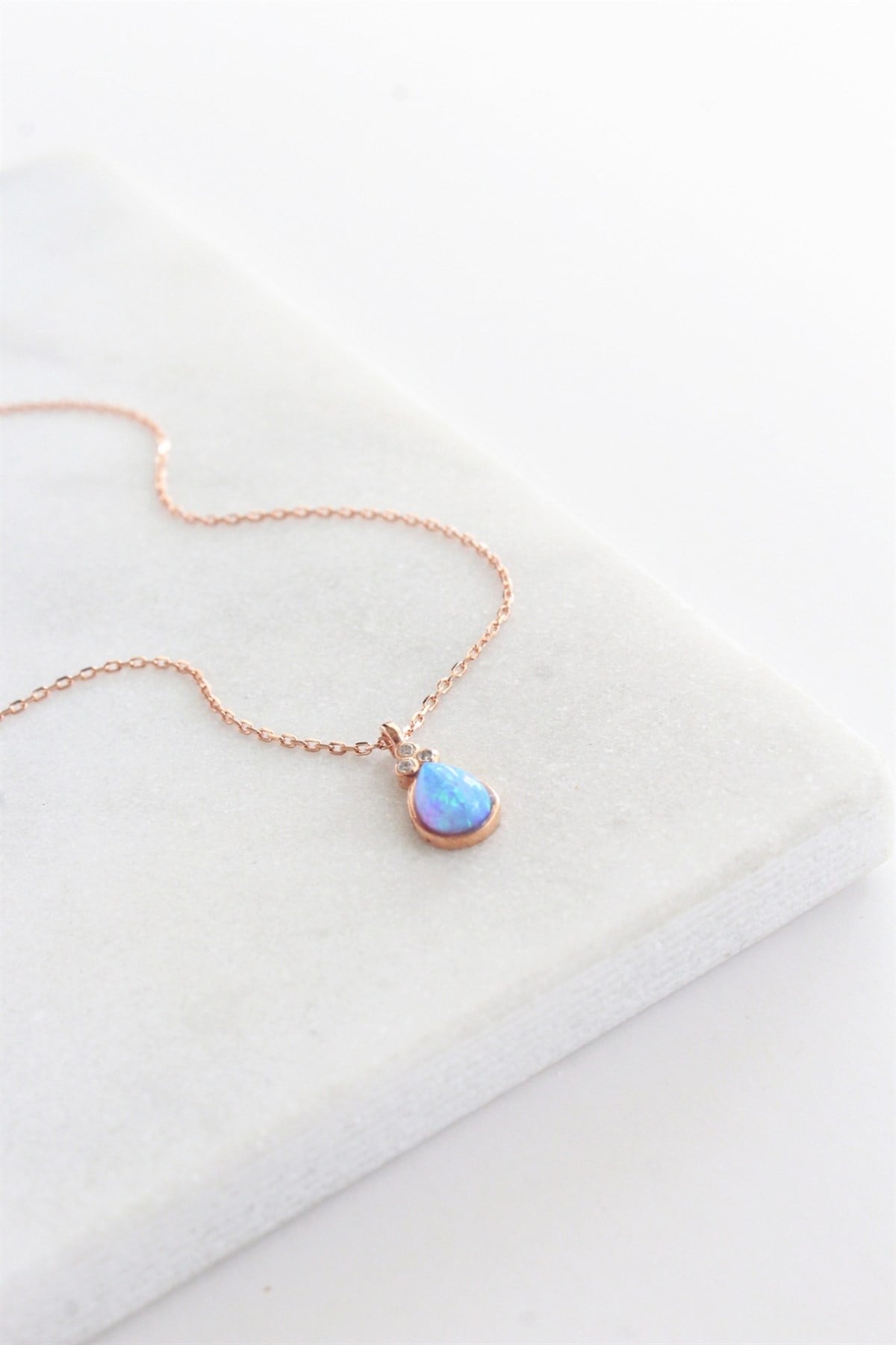 Opal Damla Kolye