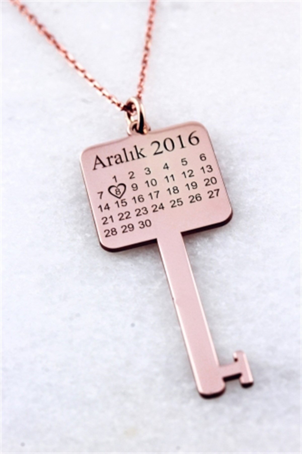 Takvim Anahtar Kolye