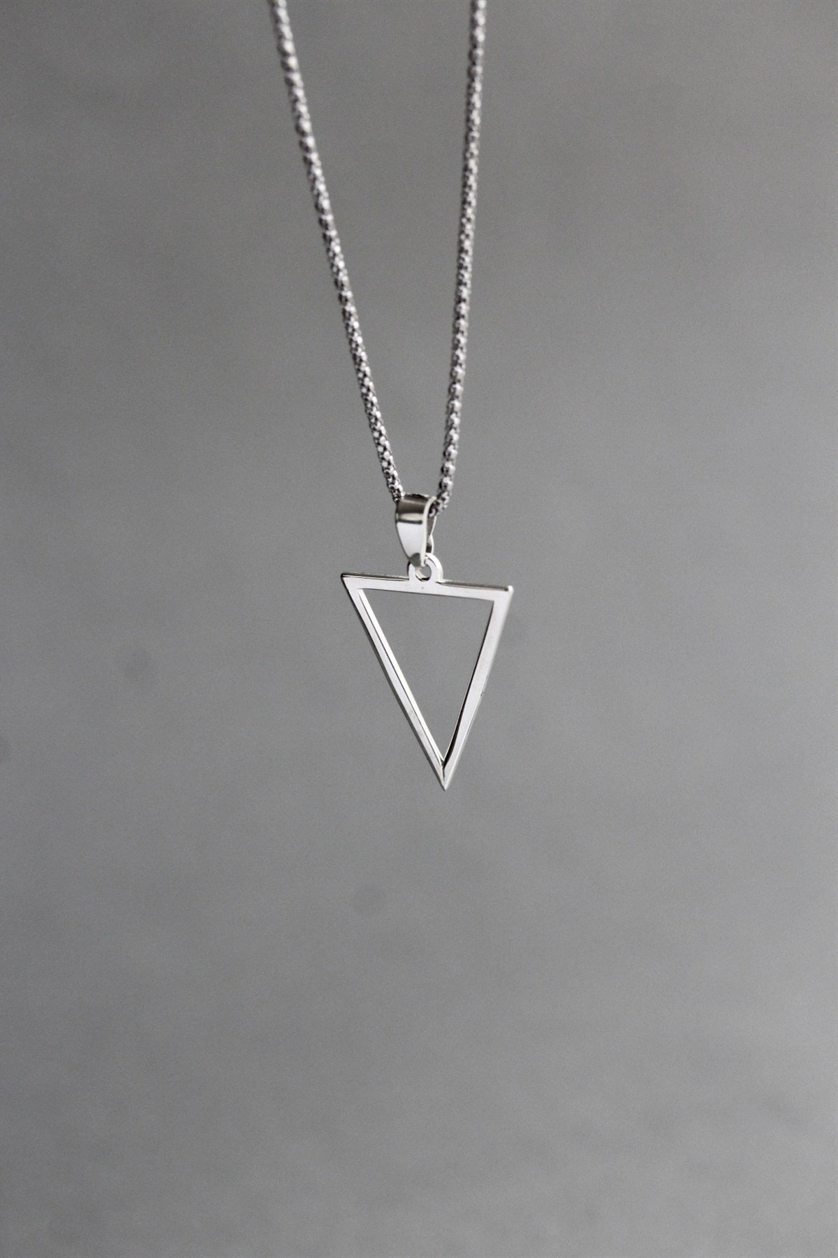 Üçgen Kolye
