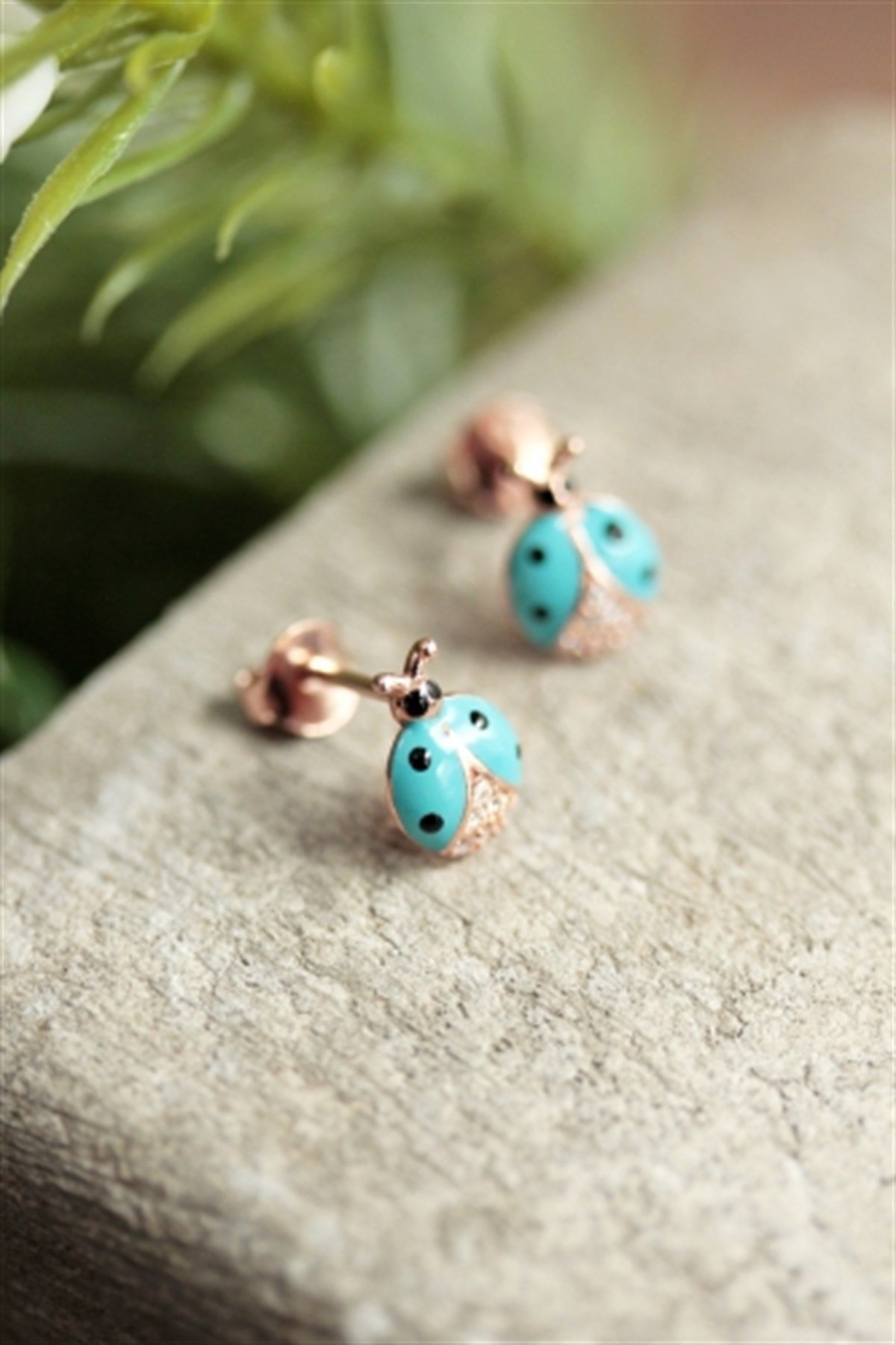 Uğur Böceği Küpe