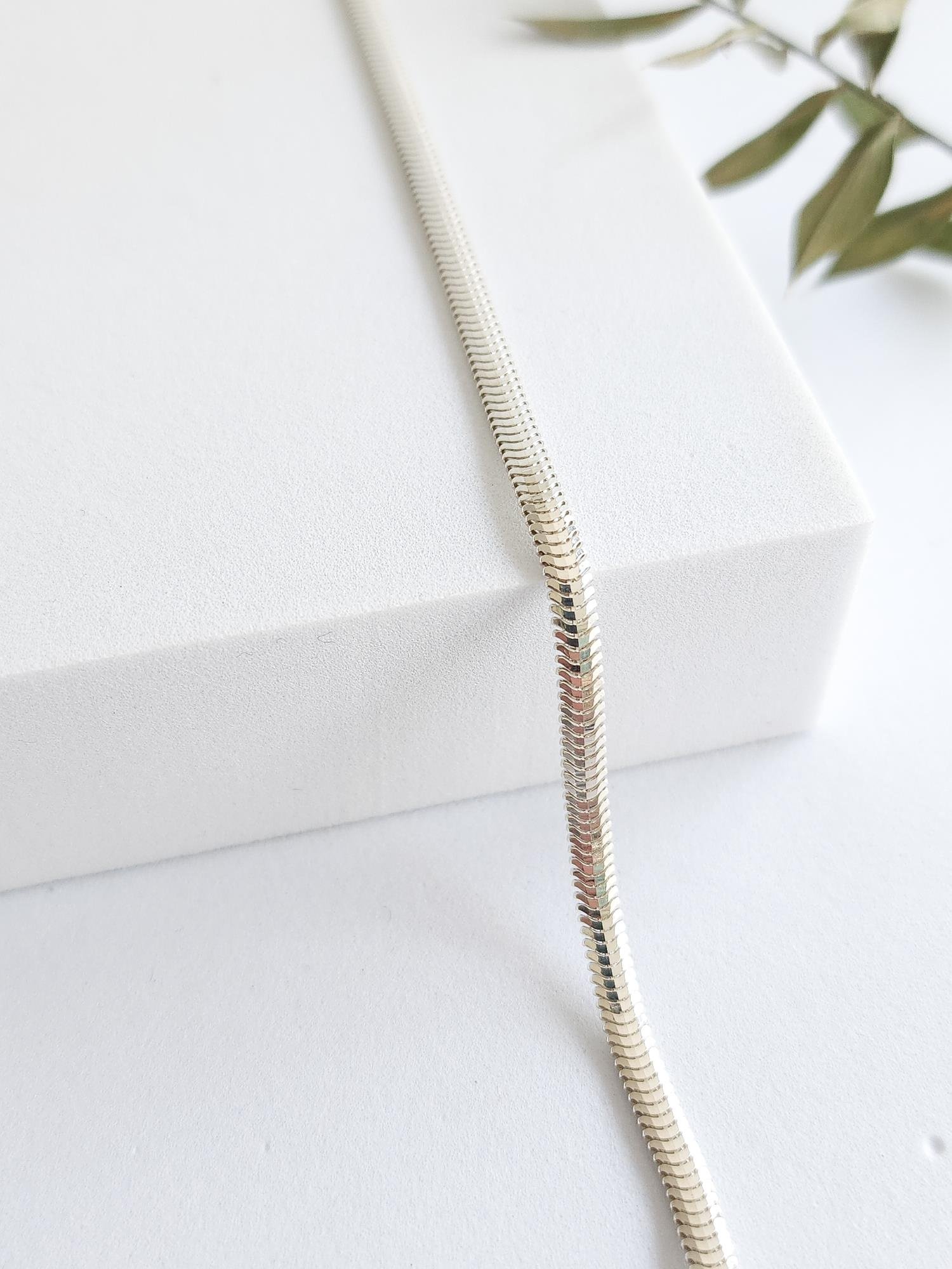 Yassı Zincir Bileklik