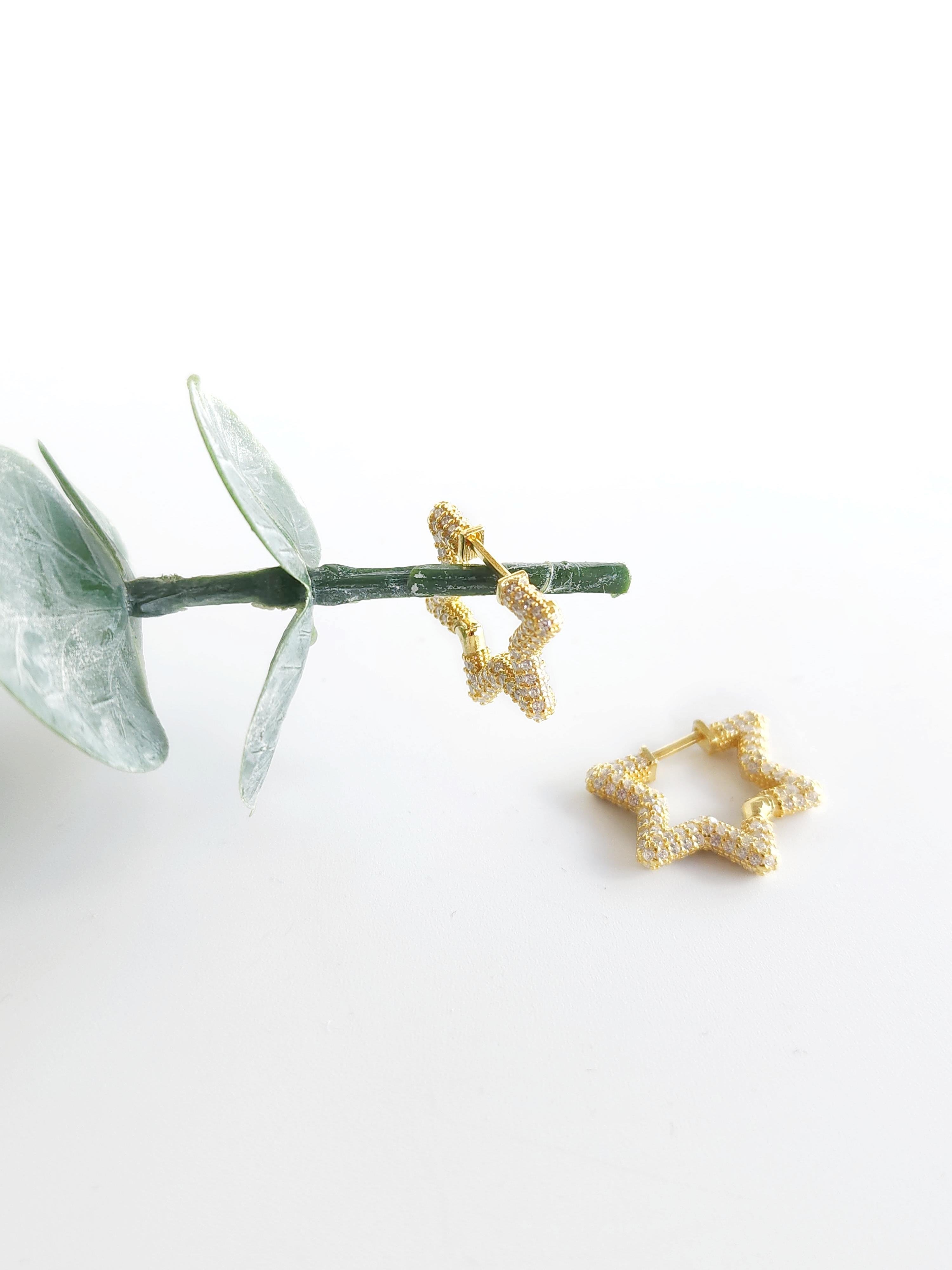 Yıldız Halka Küpe