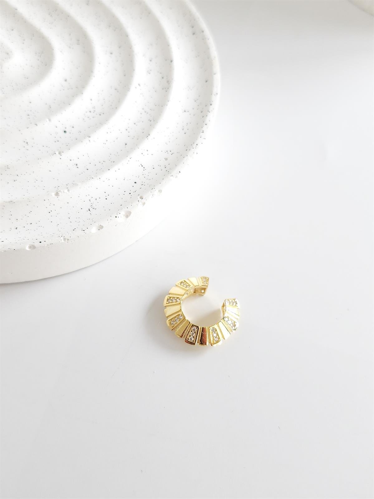 Zirkon Kıkırdak Küpe