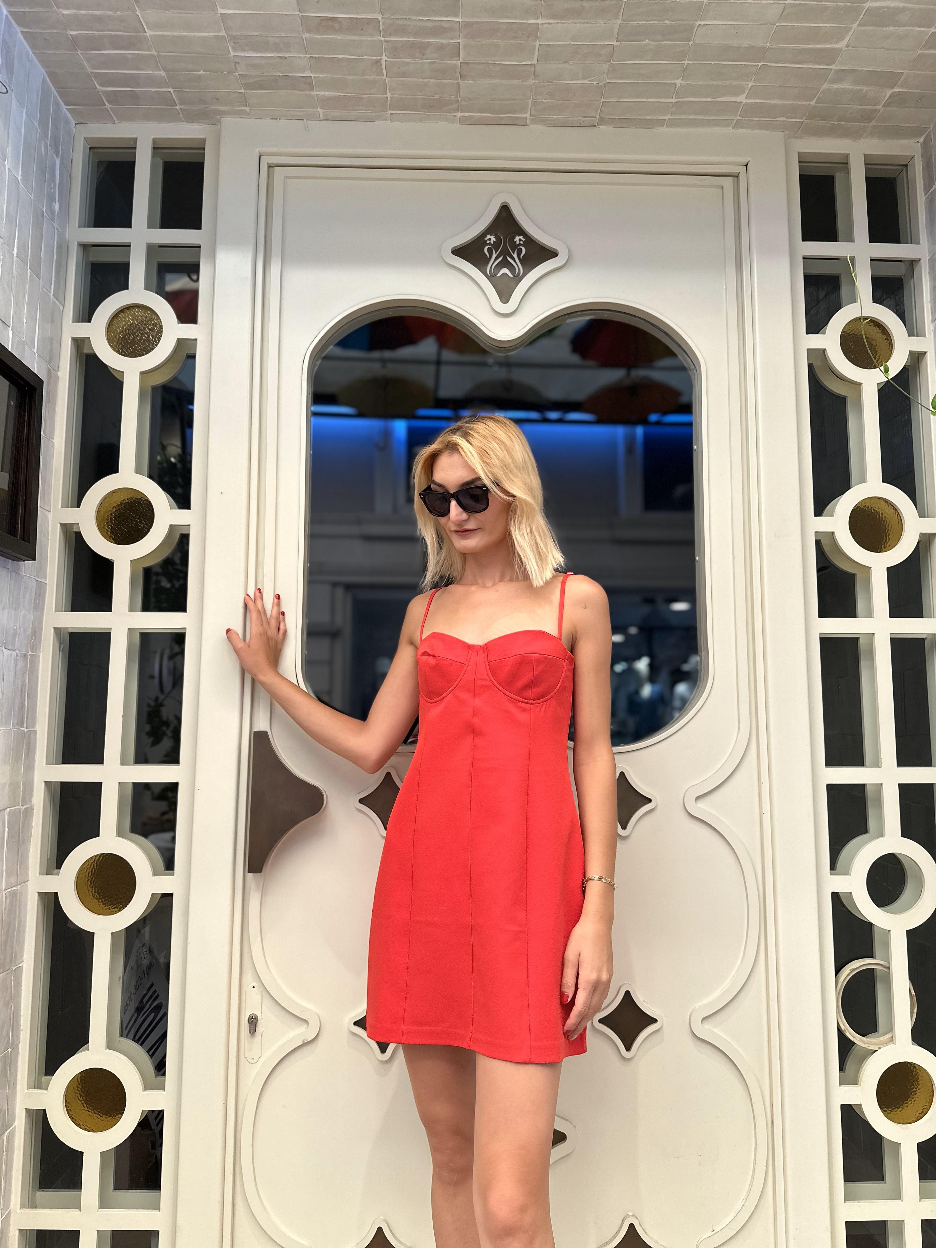 ASKILI MİNİ ELBİSE