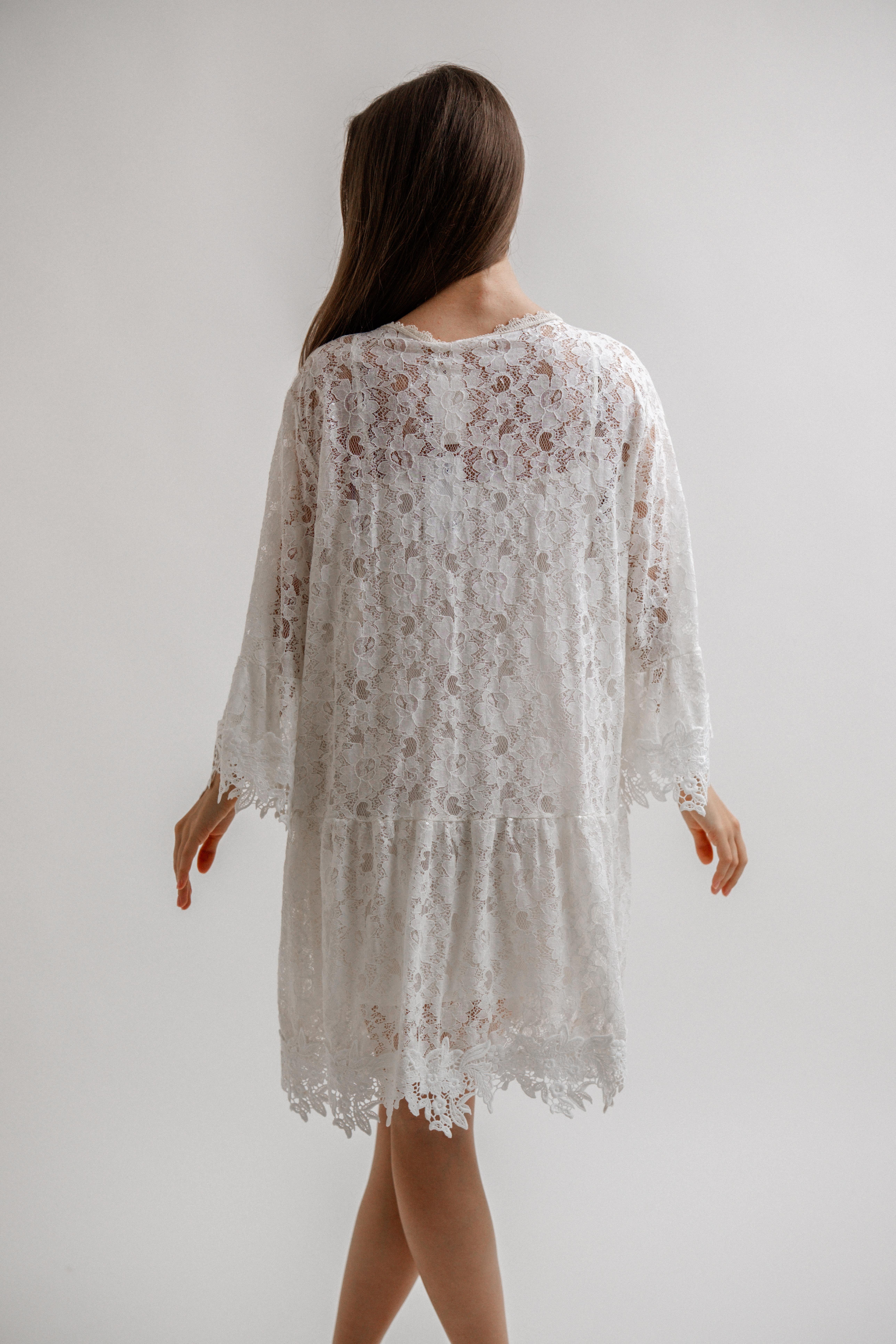BİR BİYELİ DANTEL KAFTAN