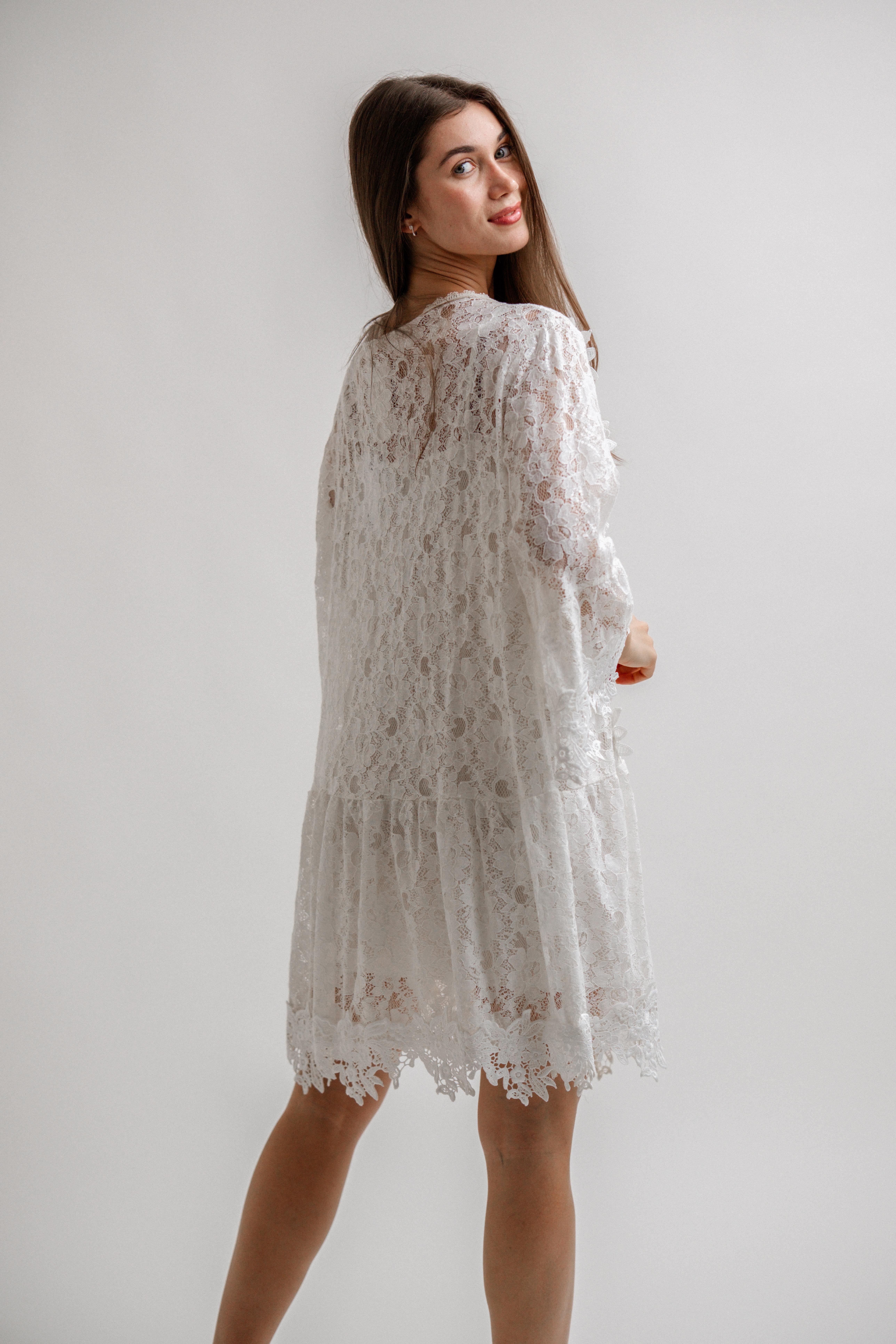 BİR BİYELİ DANTEL KAFTAN