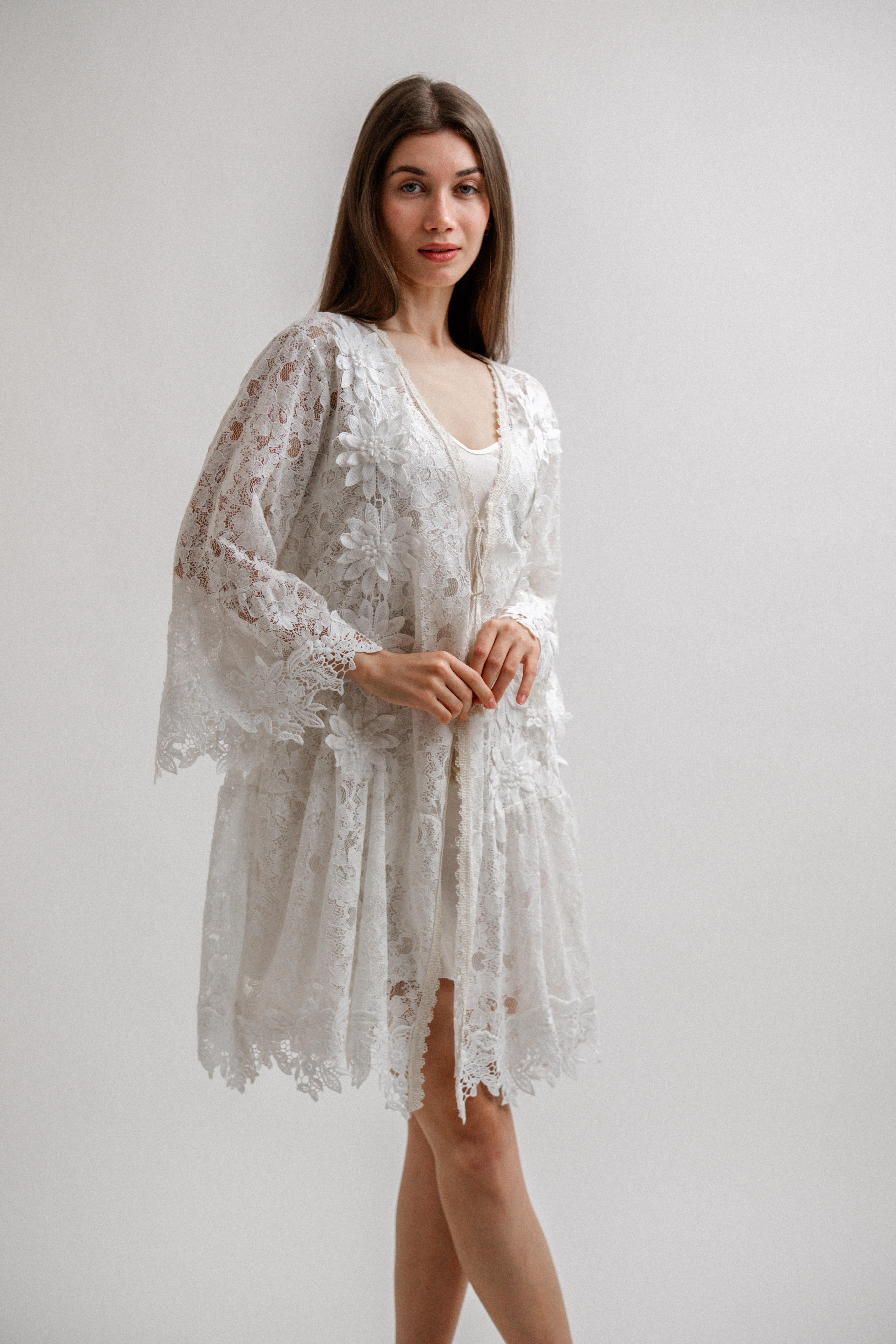 BİR BİYELİ DANTEL KAFTAN