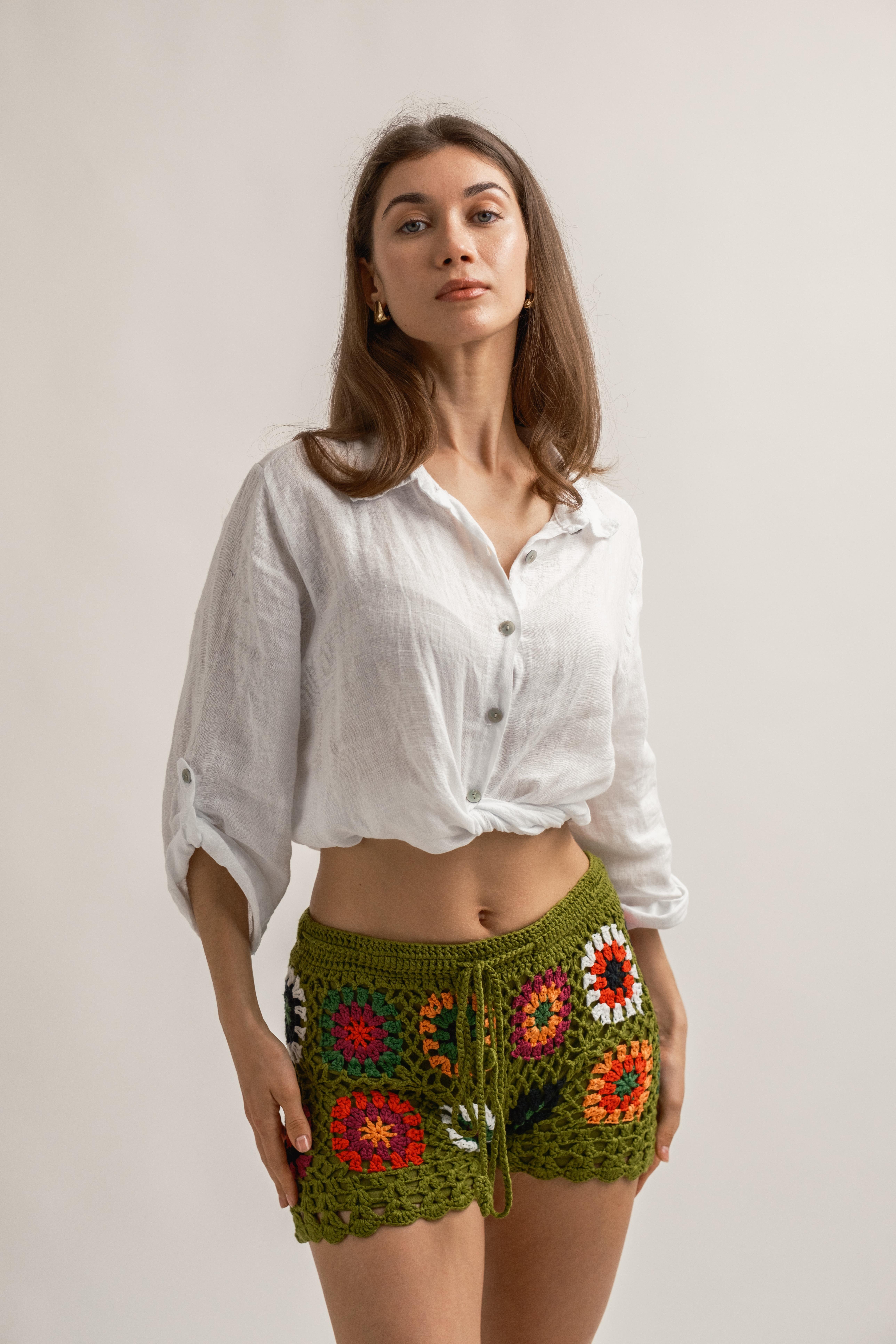 RENKLİ DANTEL ÖRGÜ ŞORT