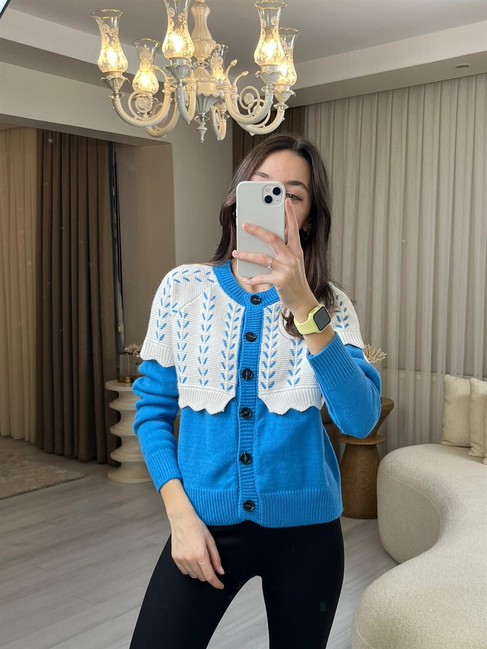 MAVİ İŞLEMELİ HIRKA 