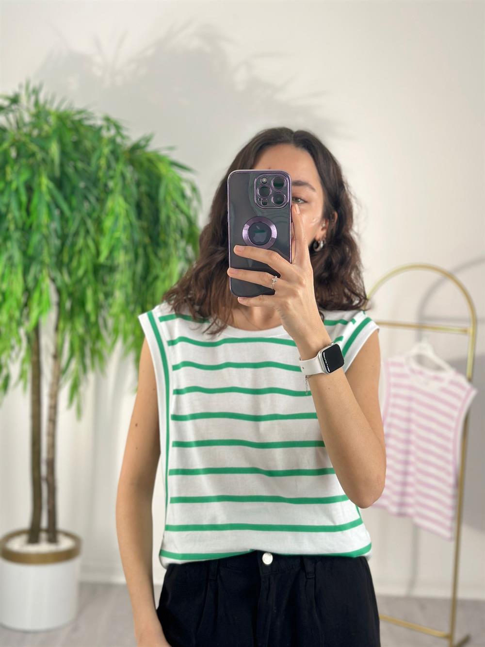YEŞİL ÇİZGİLİ KOLSUZ TSHİRT
