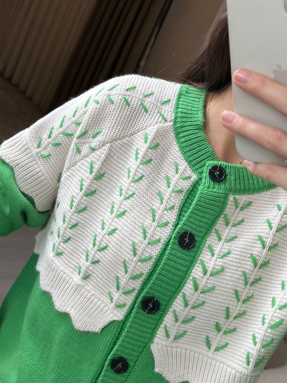 YEŞİL İŞLEMELİ HIRKA 