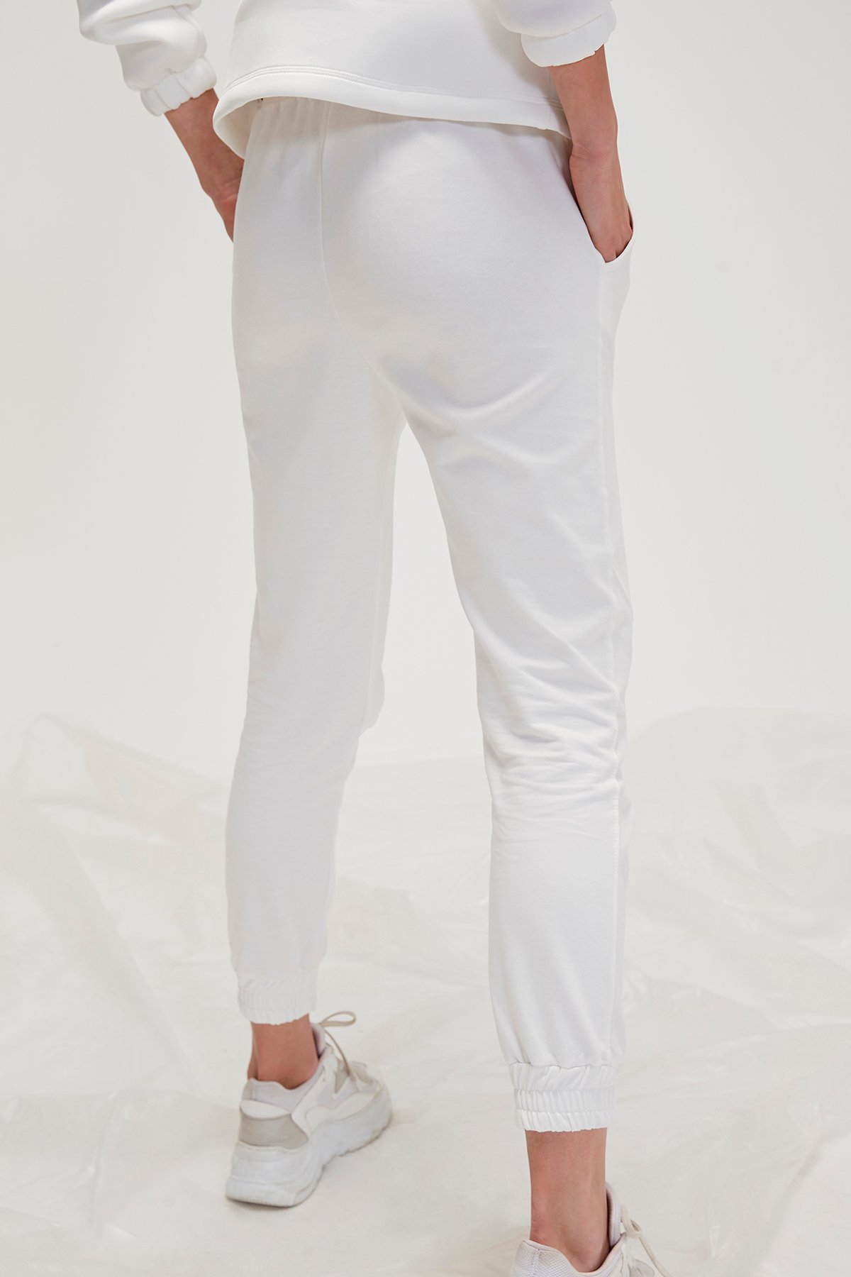 Kadın Kırık Beyaz Eşofman Altı Valerıe Sweatpant