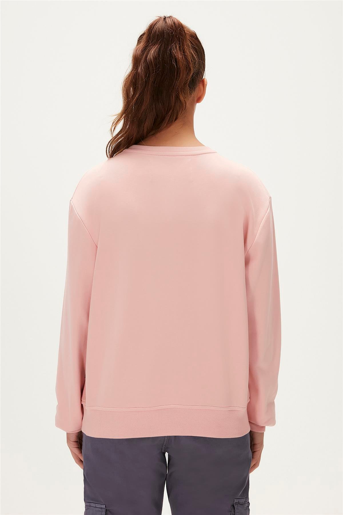 BASIC CREWNECK PUDRA PEMBE
