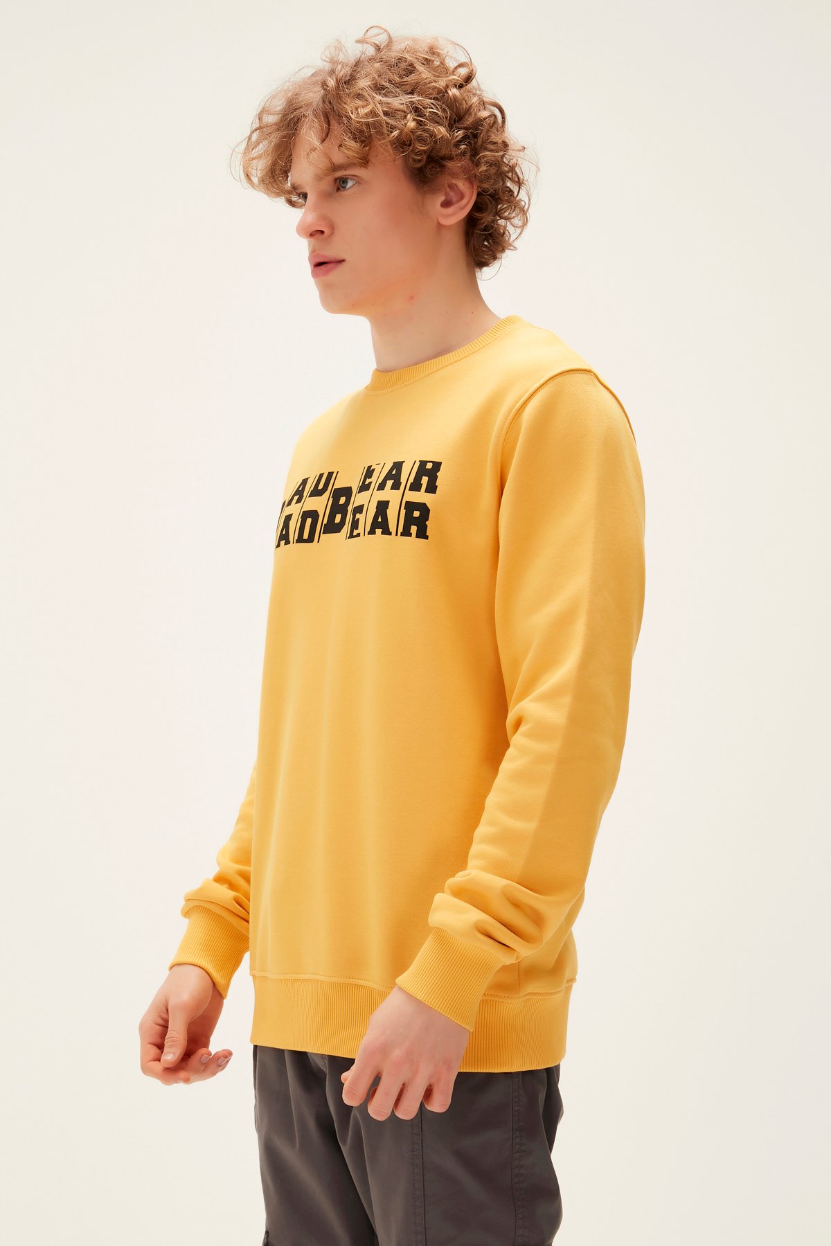 COUNTER CREWNECK MUSTARD