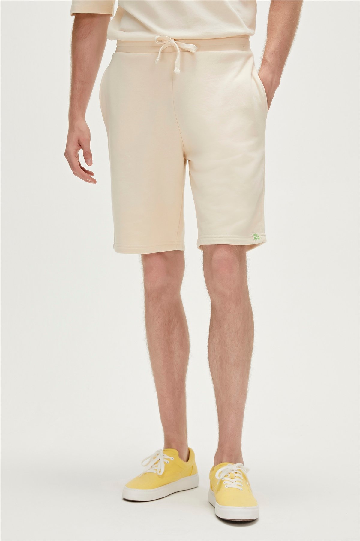 CRUX SWEATSHORT BEYAZ