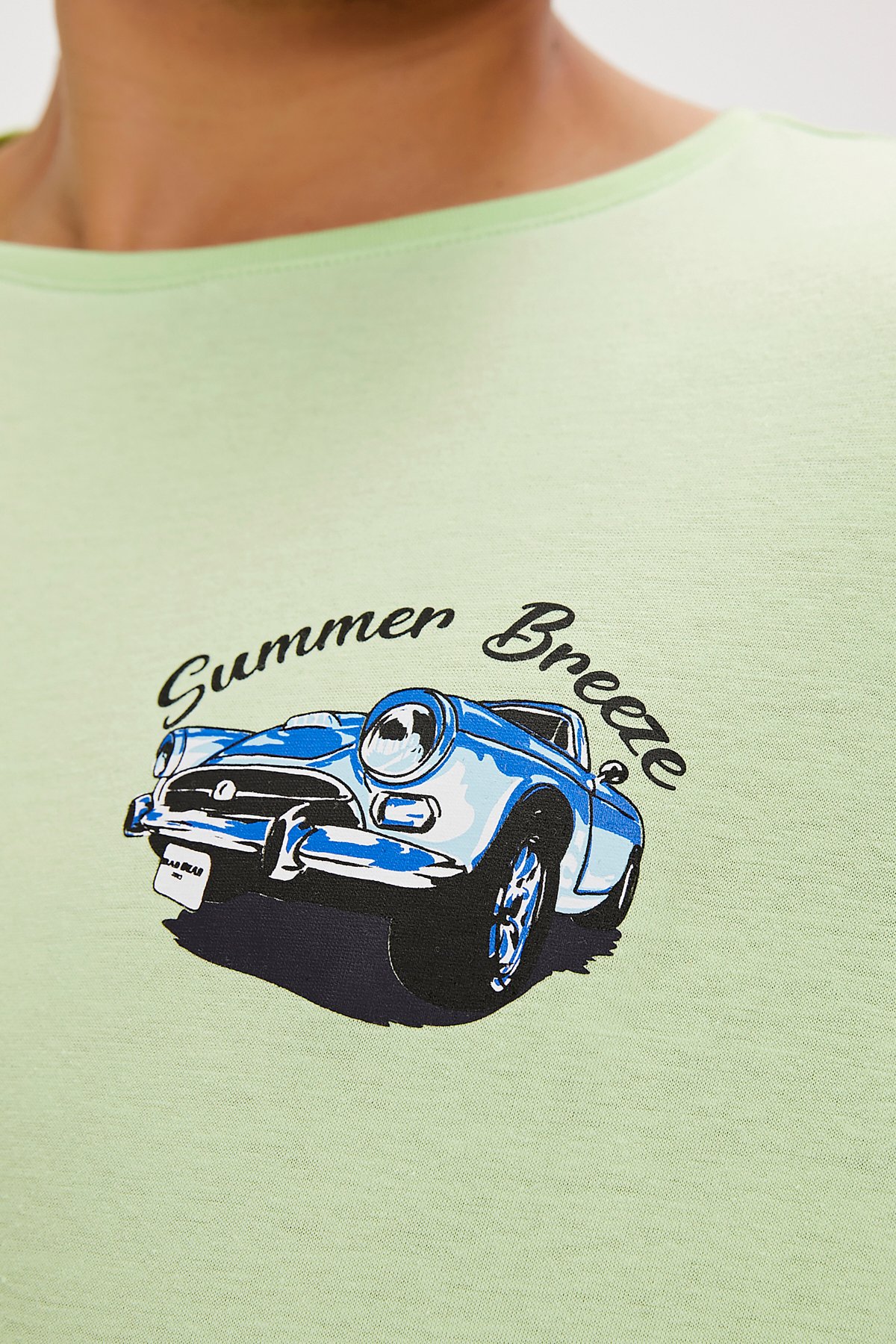 Dustin Yeşil Baskılı Erkek Tişört