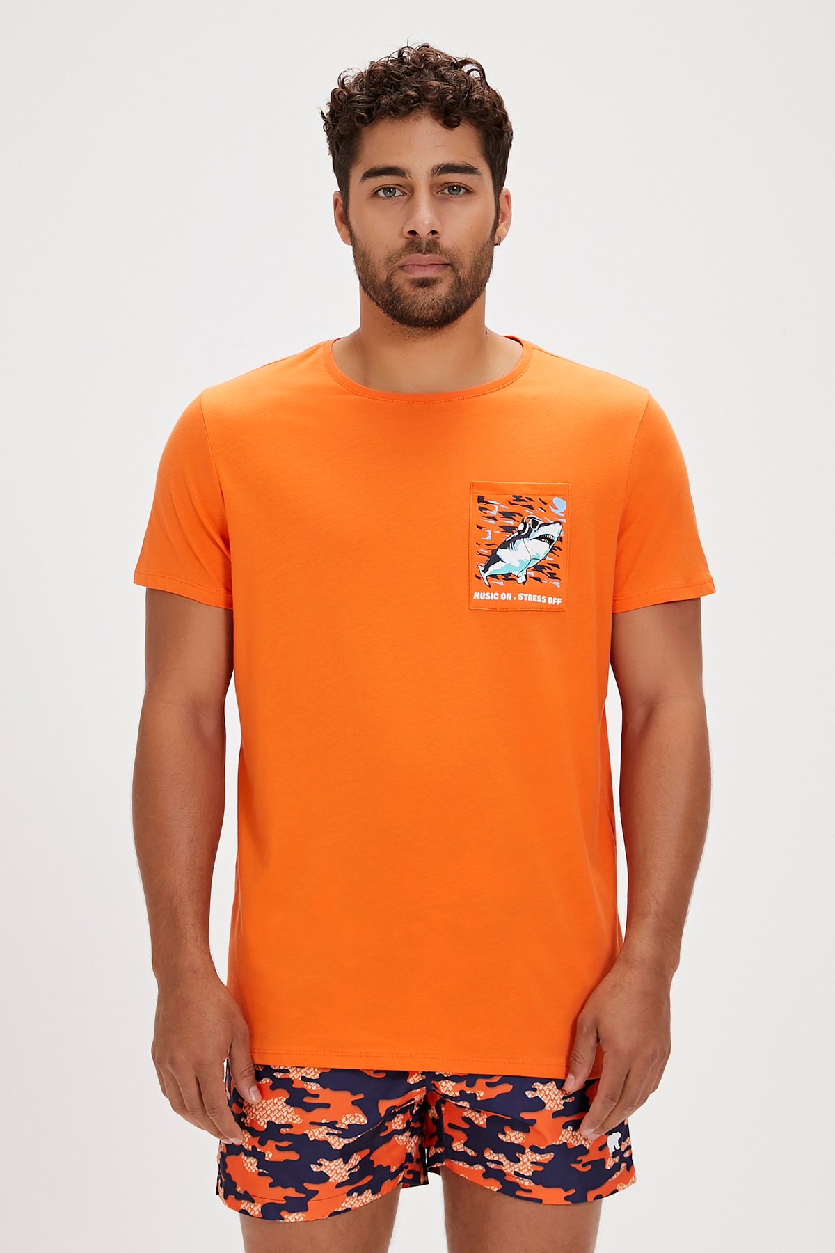 Francis Turuncu Baskılı Erkek Tişört
