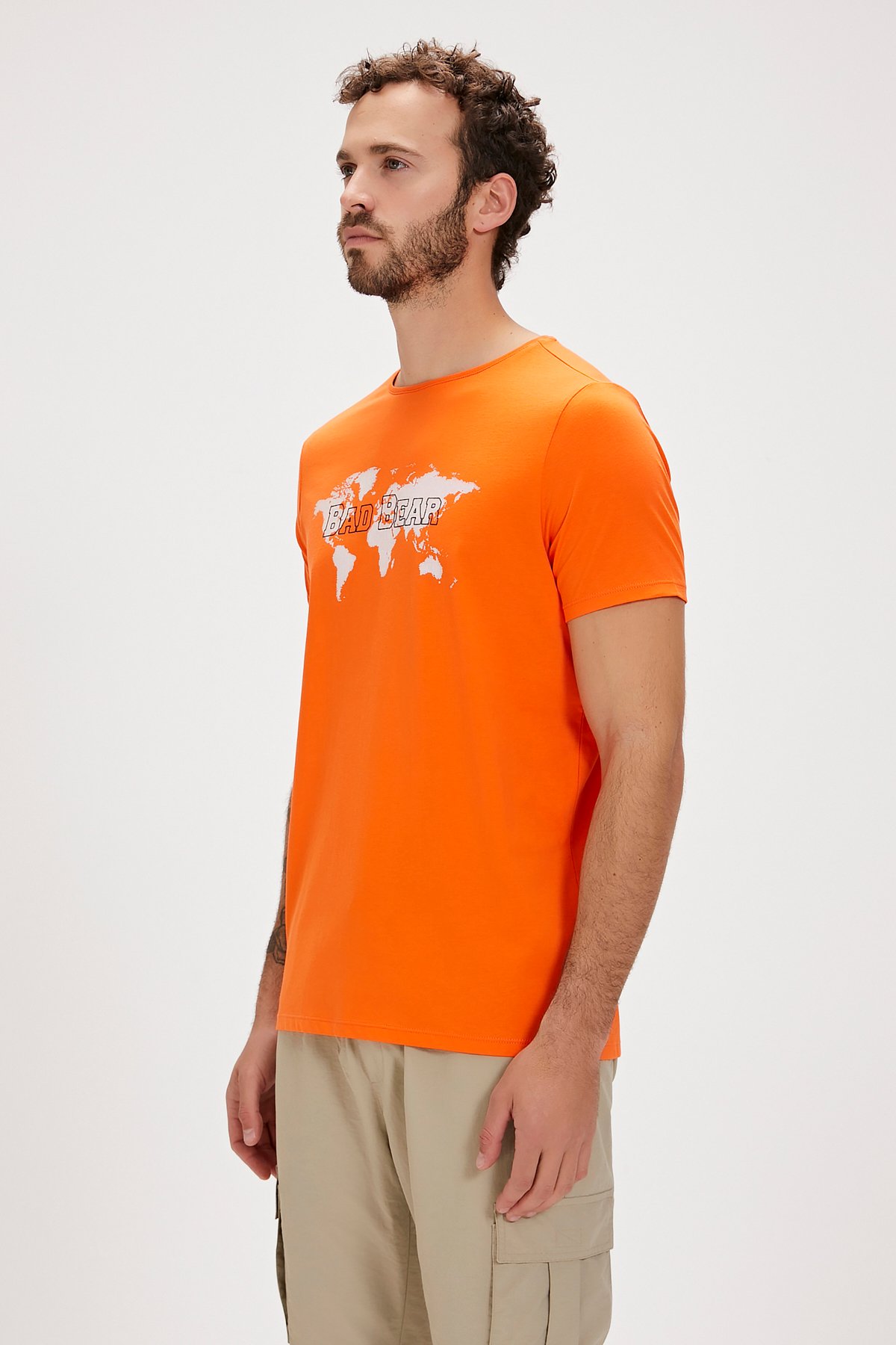 Globe Turuncu Baskılı Erkek Tişört