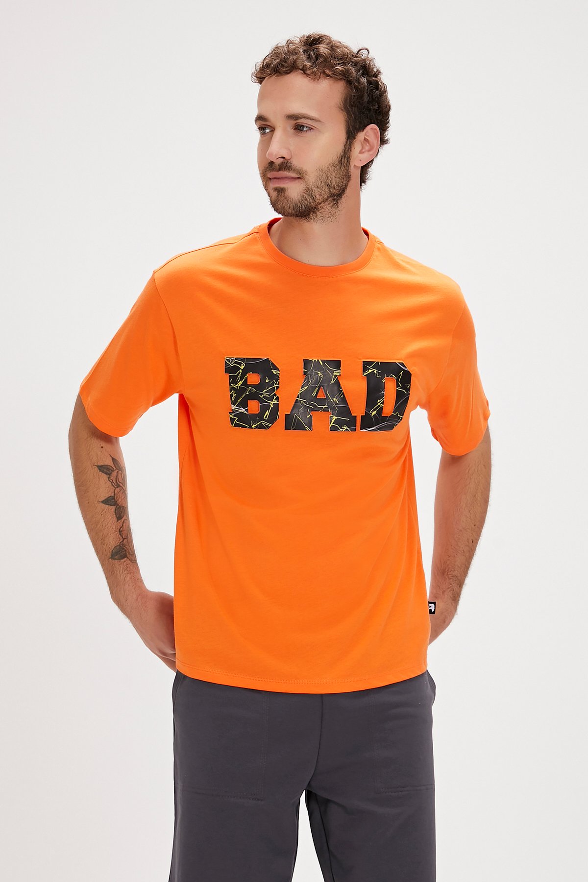 Levin Orange Oversize Men's T-Shirt