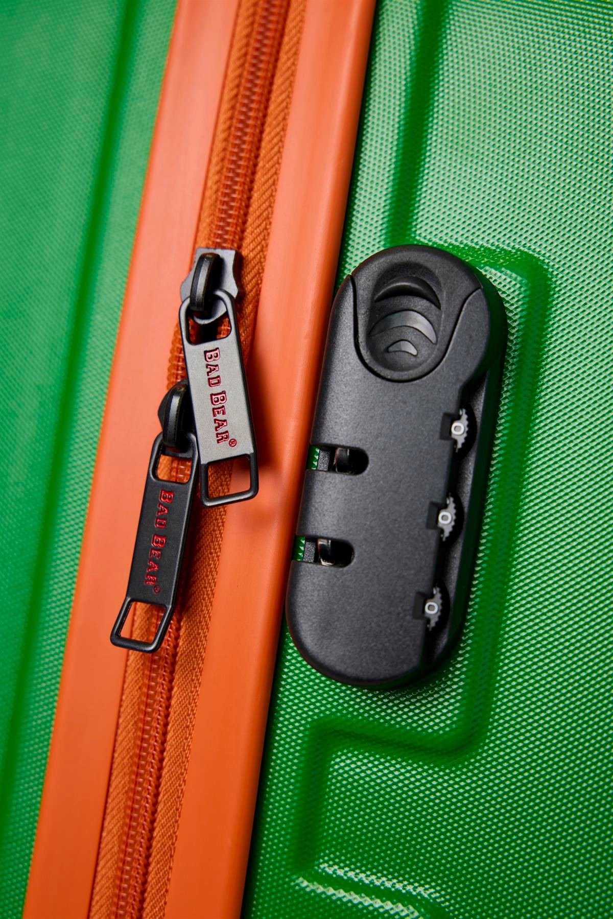 LOGO SUITCASE YEŞİL