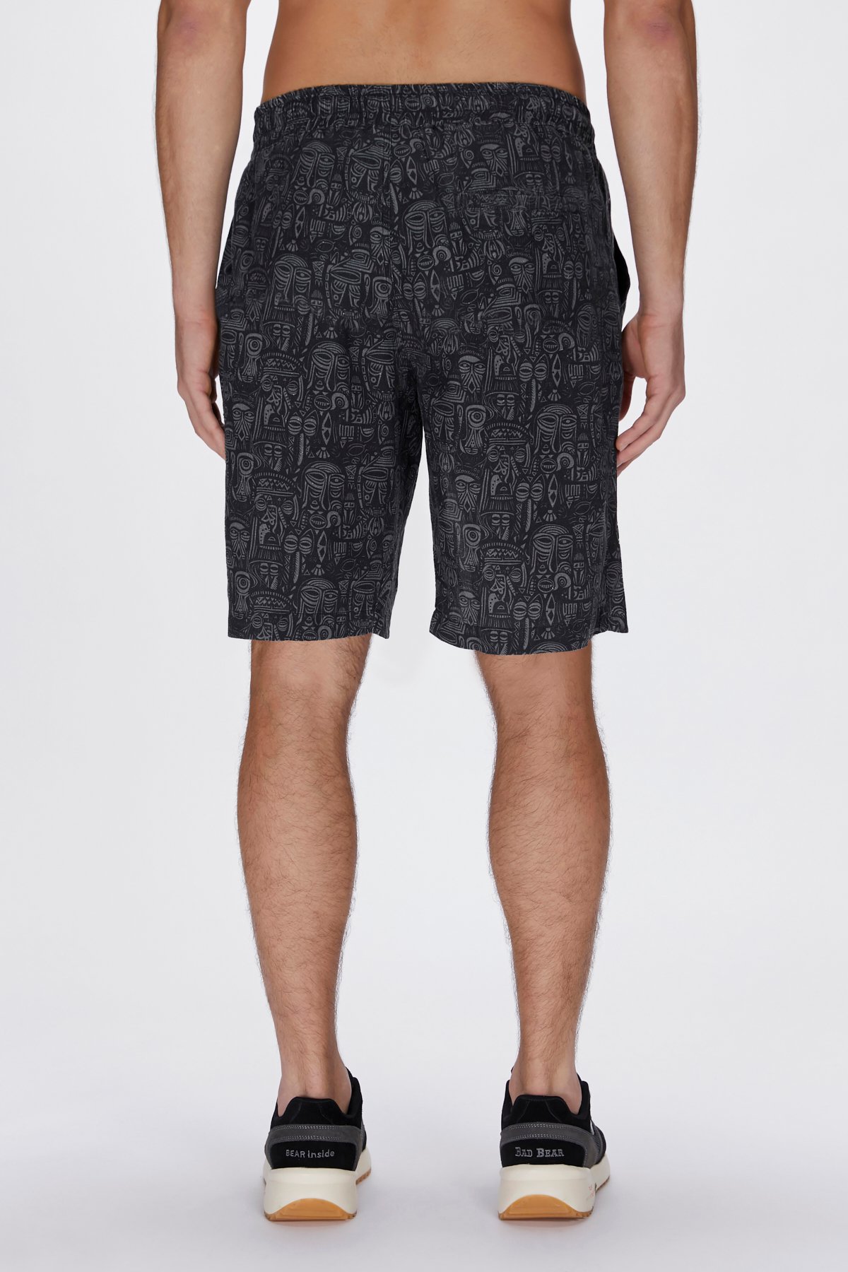 Merle Siyah Baskılı Erkek Şort