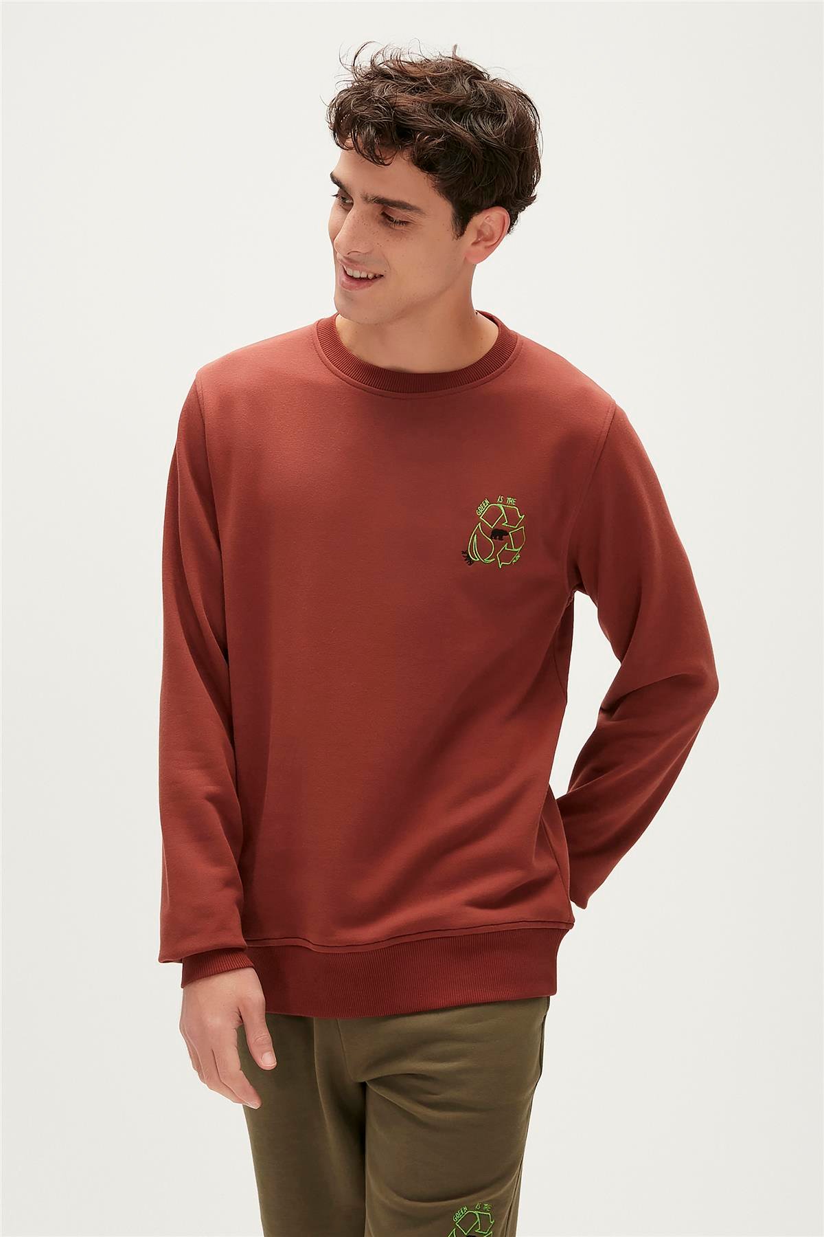 RE-BLACK CREWNECK KAHVERENGİ