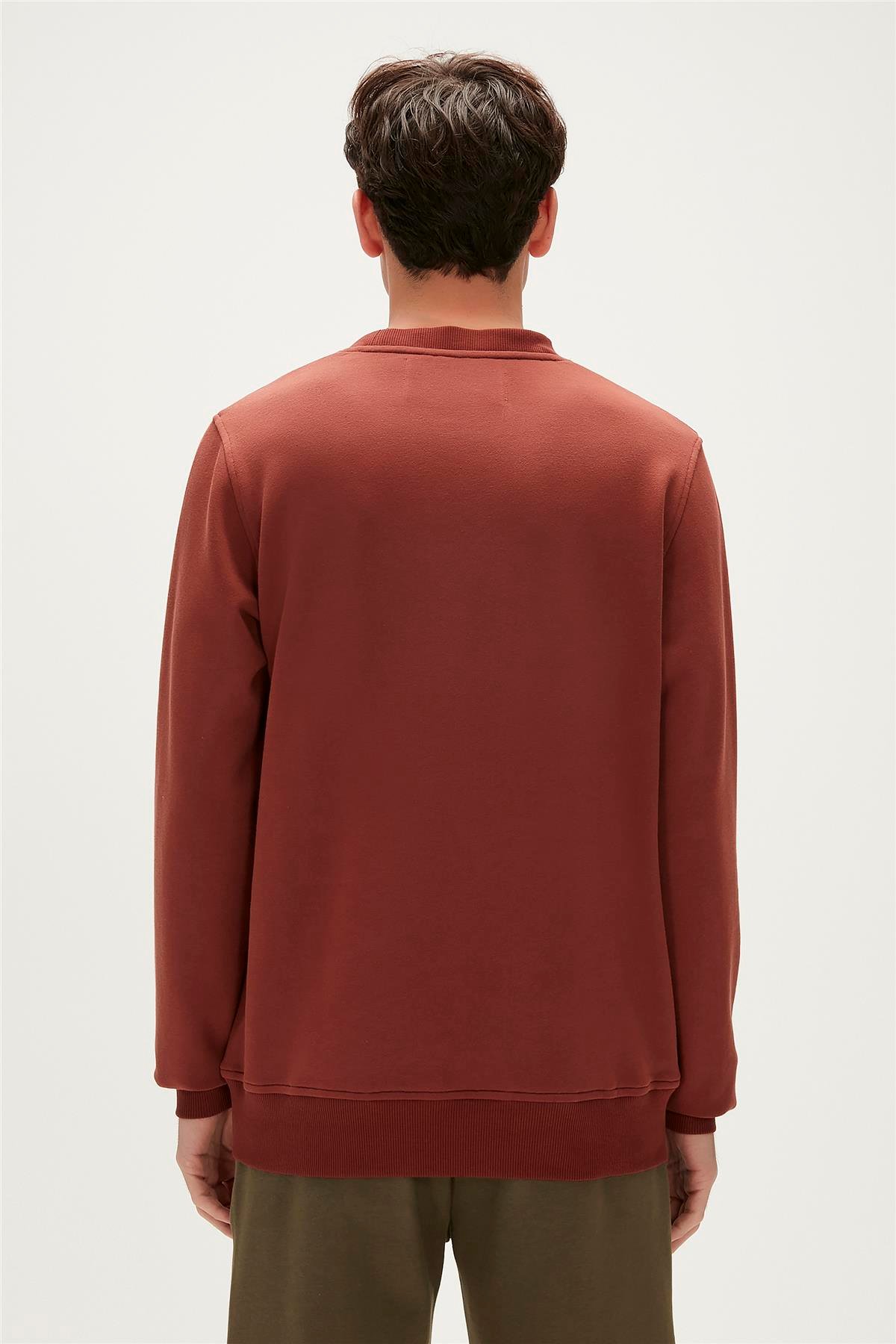 RE-BLACK CREWNECK KAHVERENGİ