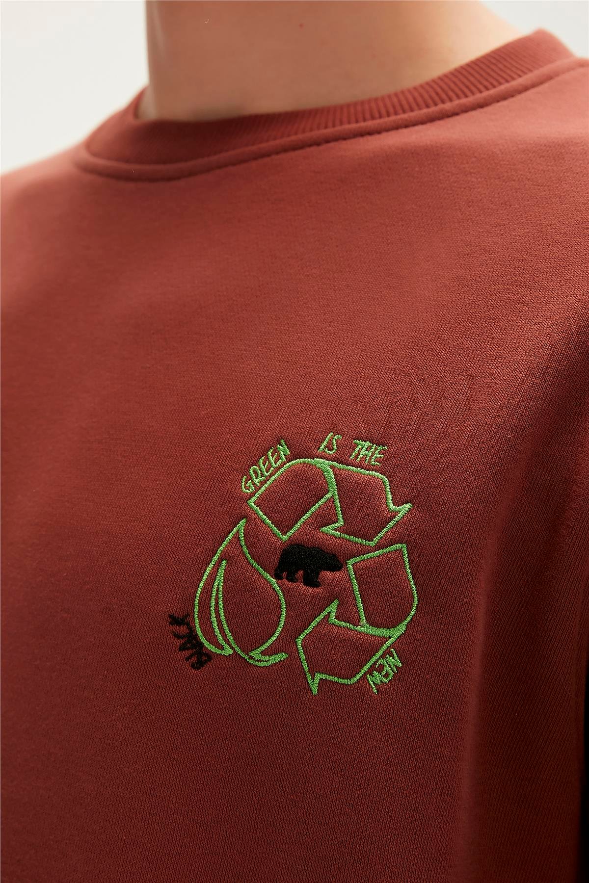 RE-BLACK CREWNECK KAHVERENGİ