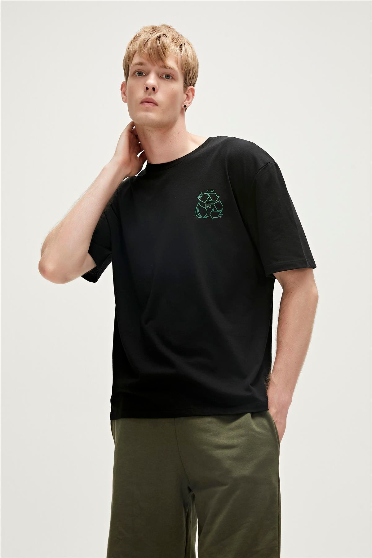 Re-World Recycle Siyah T-Shirt Baskılı Erkek Tişört