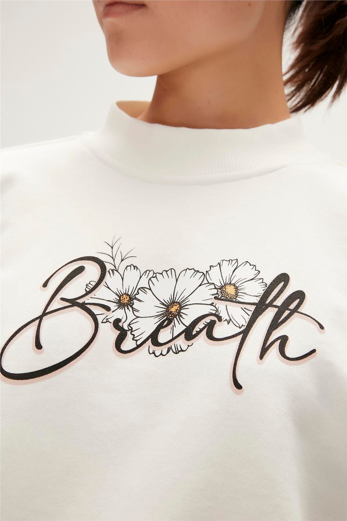 SARA CREWNECK BEYAZ