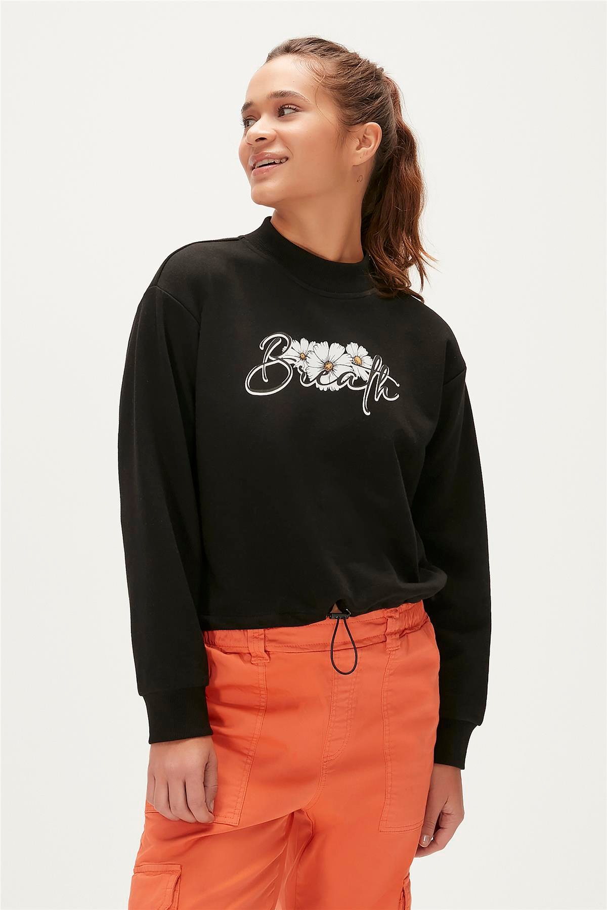SARA CREWNECK SİYAH