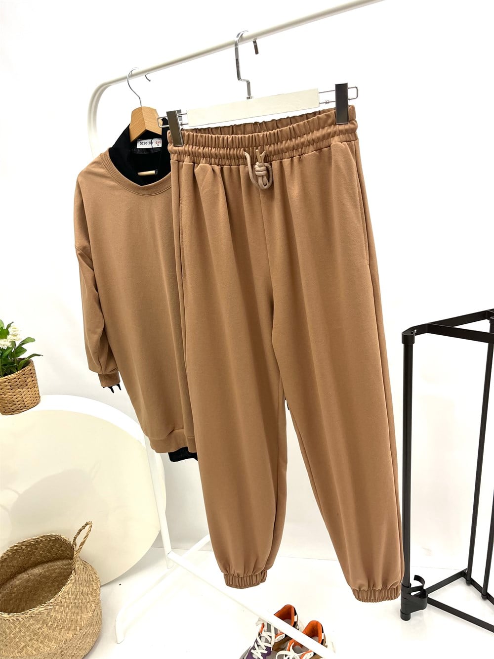 as paça lastikli pantolon camel