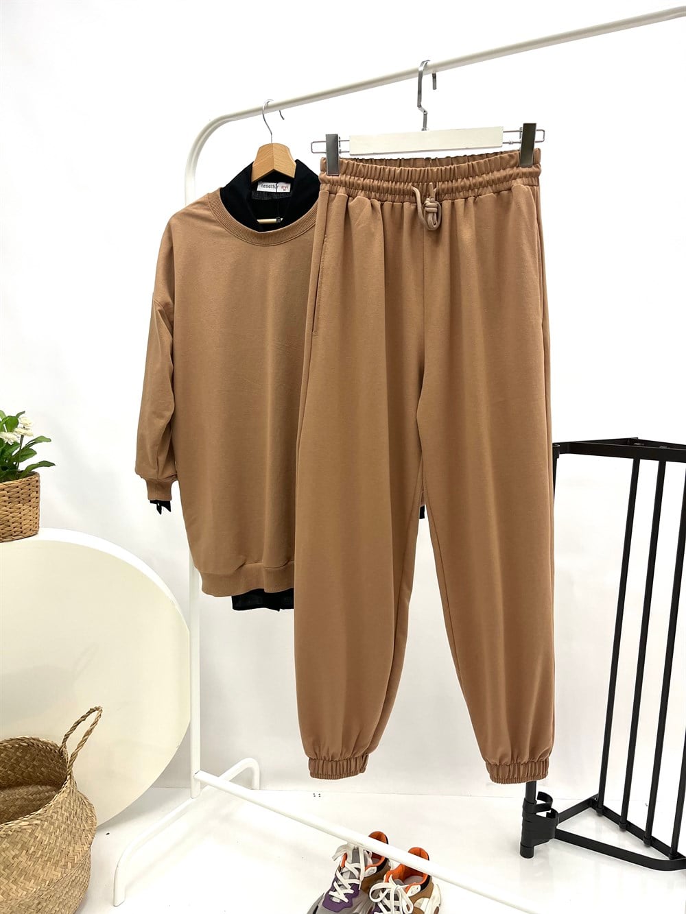 as paça lastikli pantolon camel