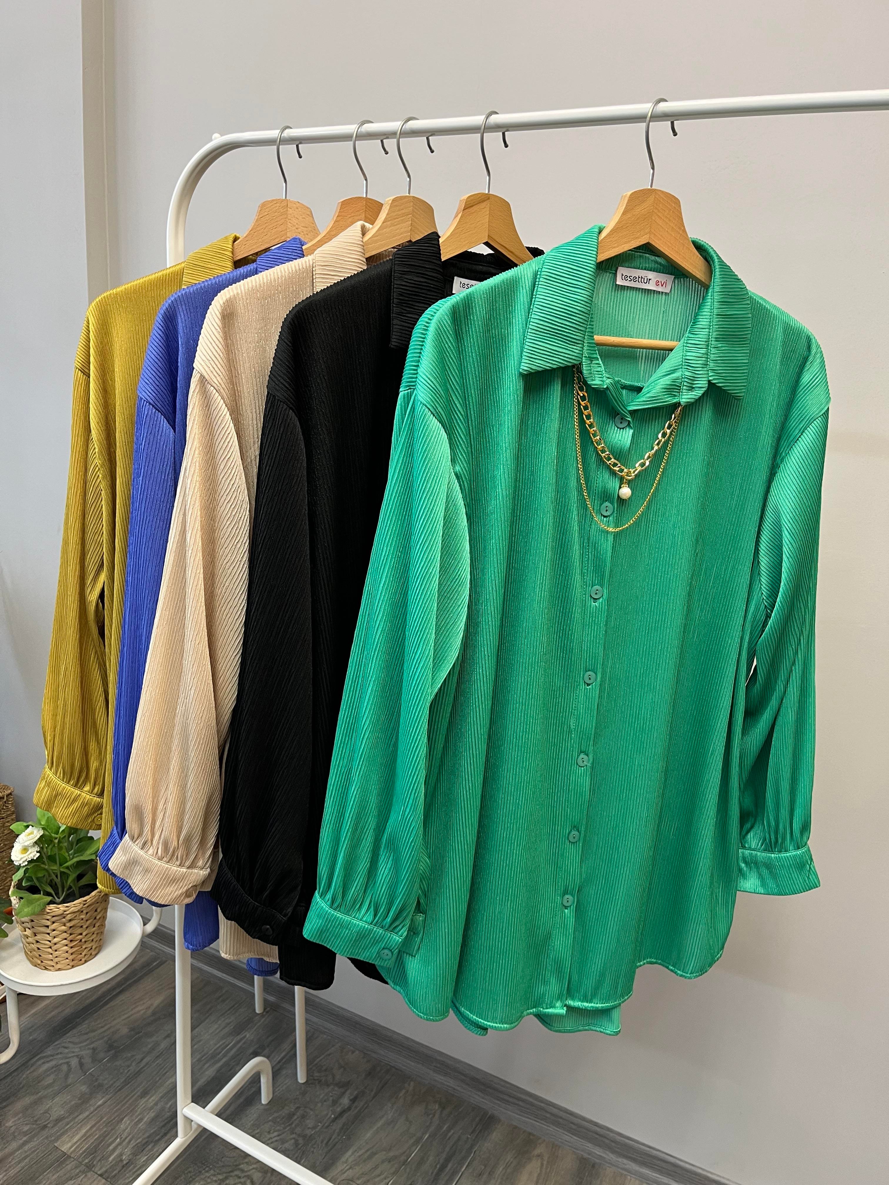 bt kolyeli gömlek yeşil