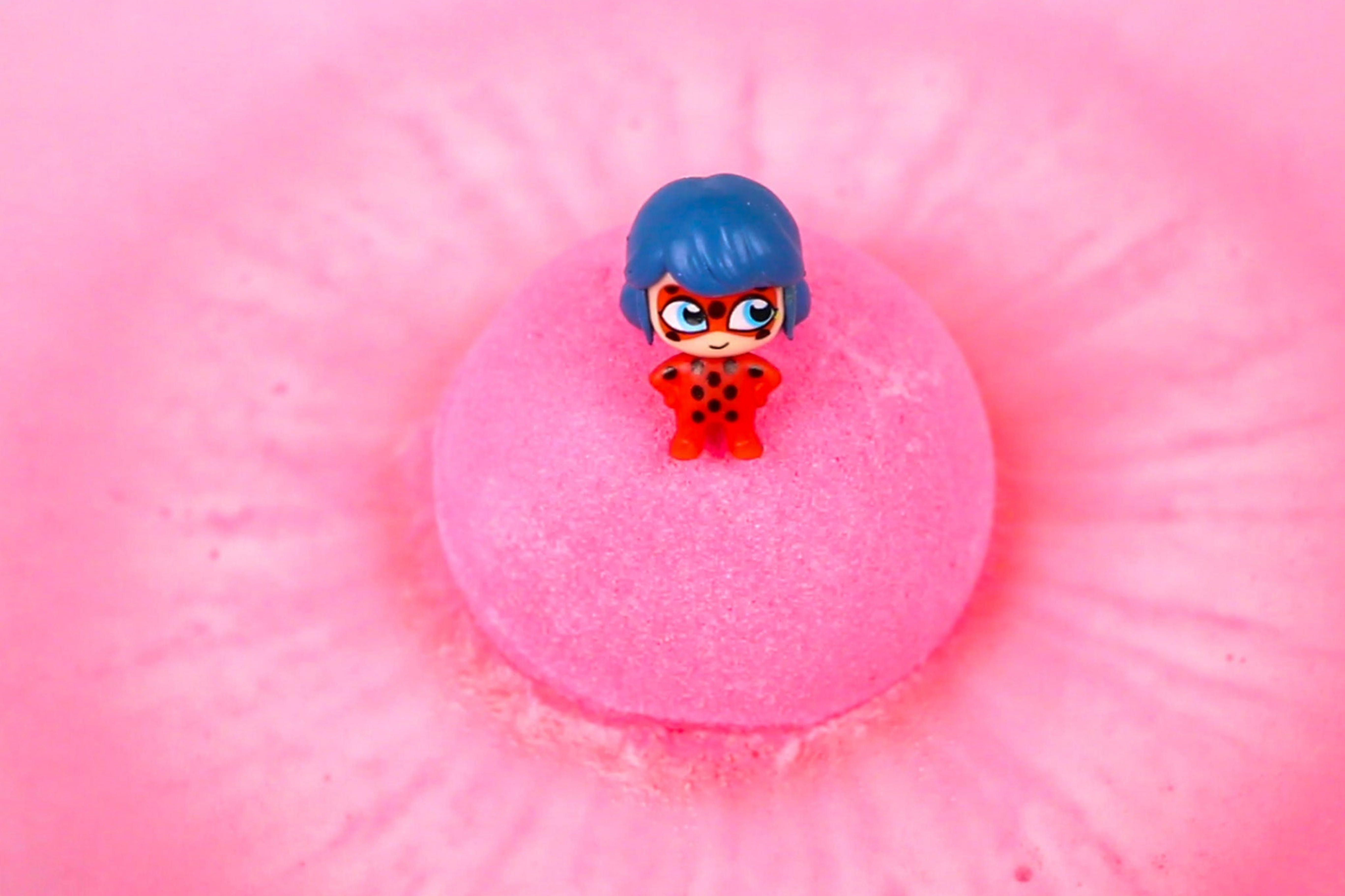 Miraculous Surprise Baff Bombz