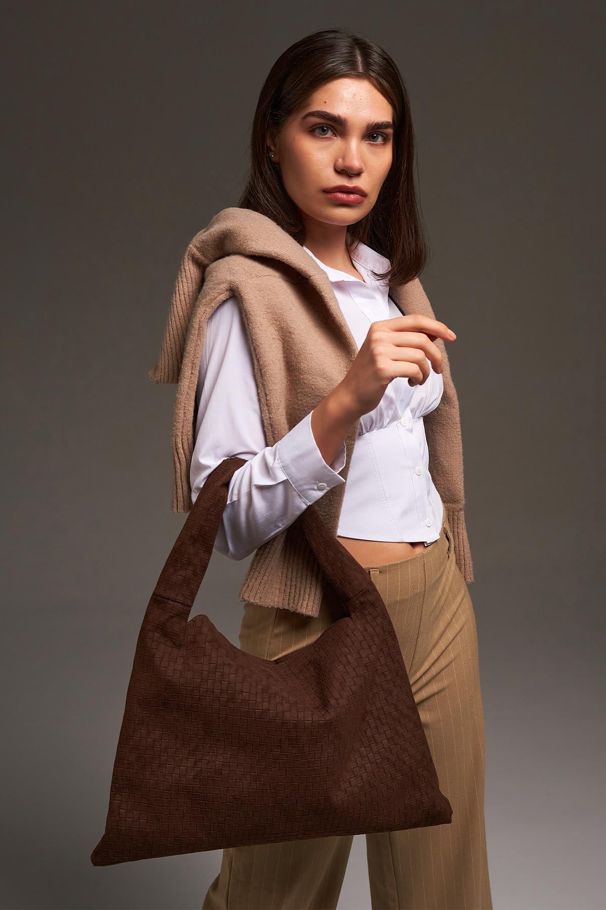 Acı Kahve Nubuk Deri Örgü Detaylı Omuz Çanta