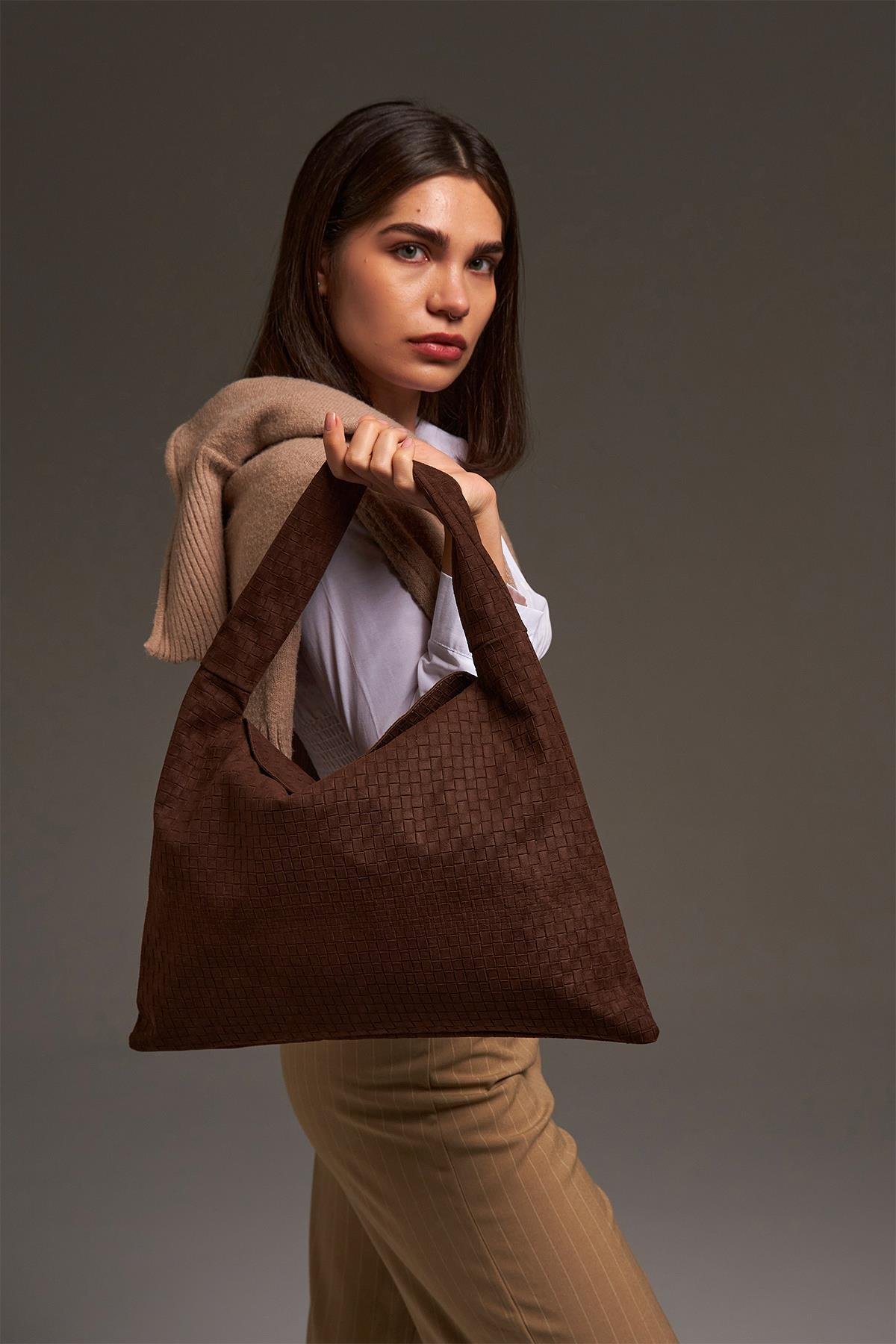 Acı Kahve Nubuk Deri Örgü Detaylı Omuz Çanta