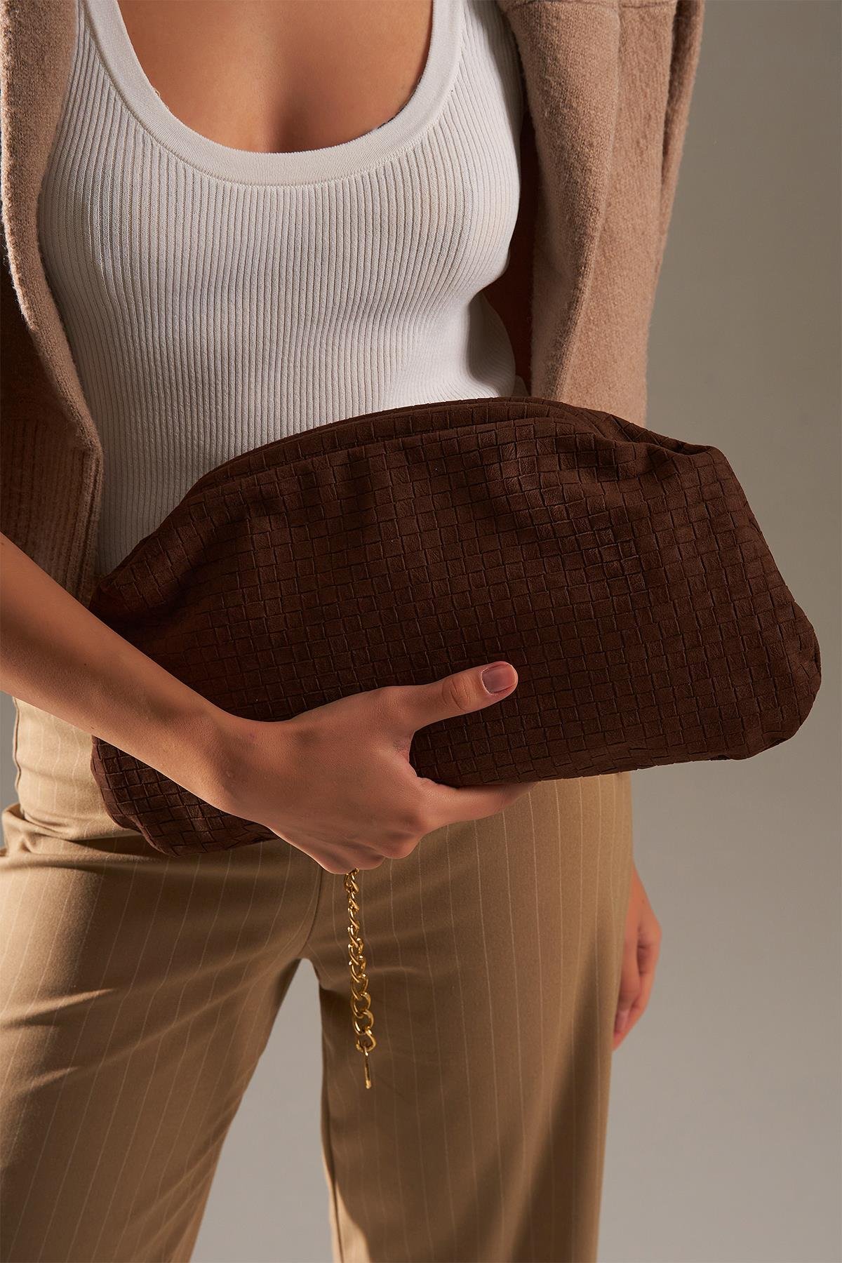 Acı Kahve Nubuk Deri Örgü Detaylı Portföy Clutch Çanta